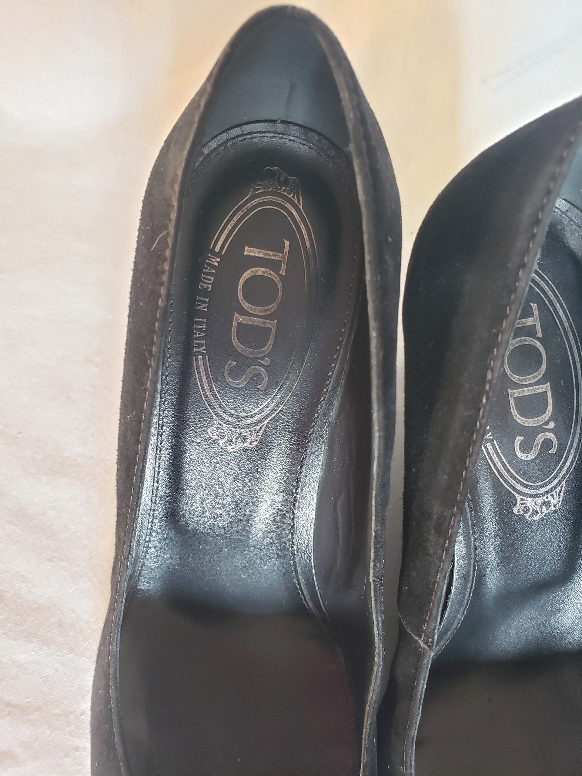 Стильні чорні замшеві туфлі TOD'S - елегантна класика для модних жінок 36 розмір 2 Стильні чорні замшеві туфлі TOD'S - елегантна класика для модних жінок 36 розмір - Зображення 2