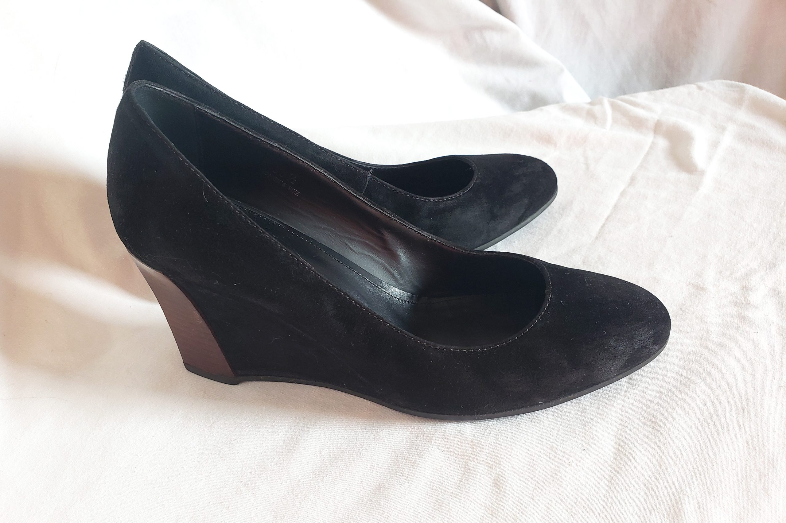 Стильні чорні замшеві туфлі TOD'S - елегантна класика для модних жінок 36 розмір 3 Стильні чорні замшеві туфлі TOD'S - елегантна класика для модних жінок 36 розмір - Зображення 3