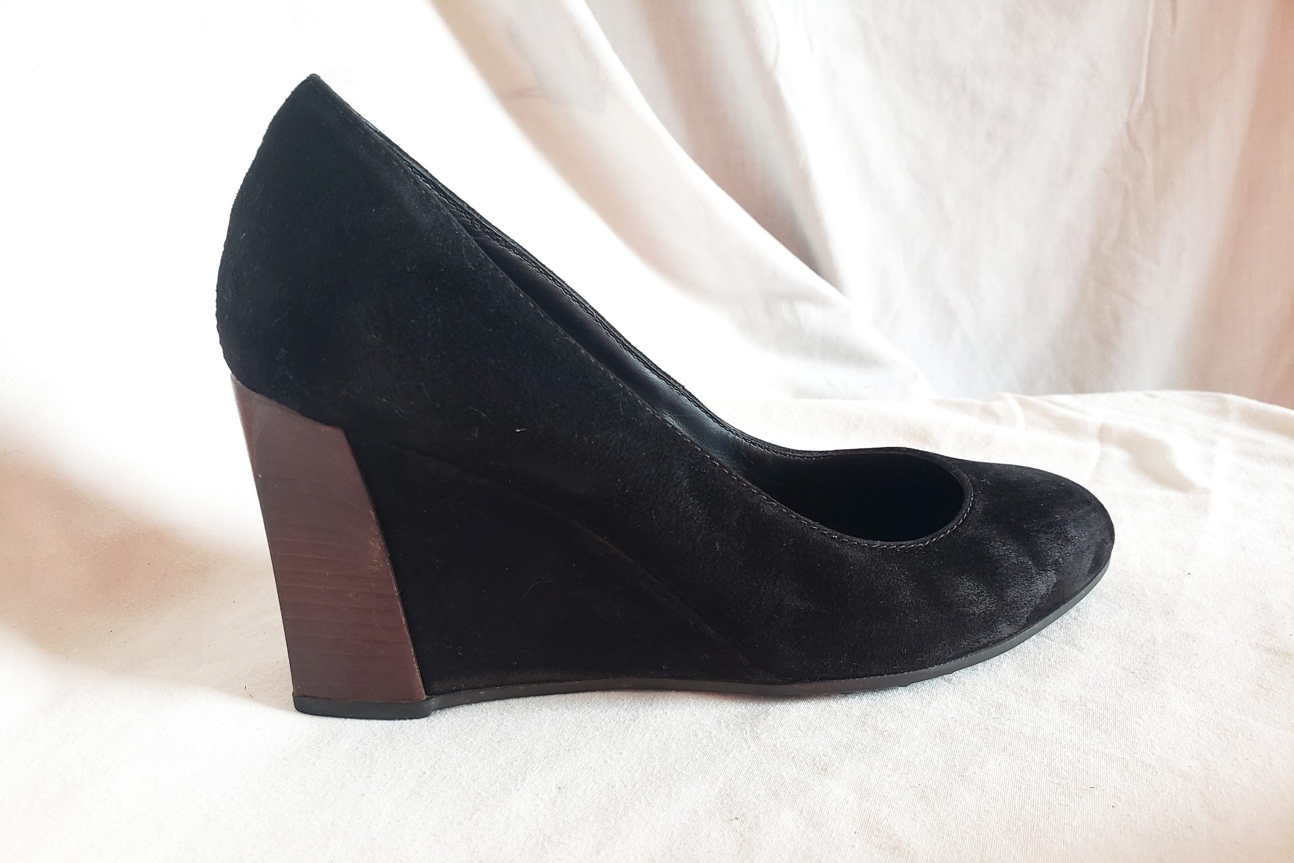 Стильні чорні замшеві туфлі TOD'S - елегантна класика для модних жінок 36 розмір 4 Стильні чорні замшеві туфлі TOD'S - елегантна класика для модних жінок 36 розмір - Зображення 4