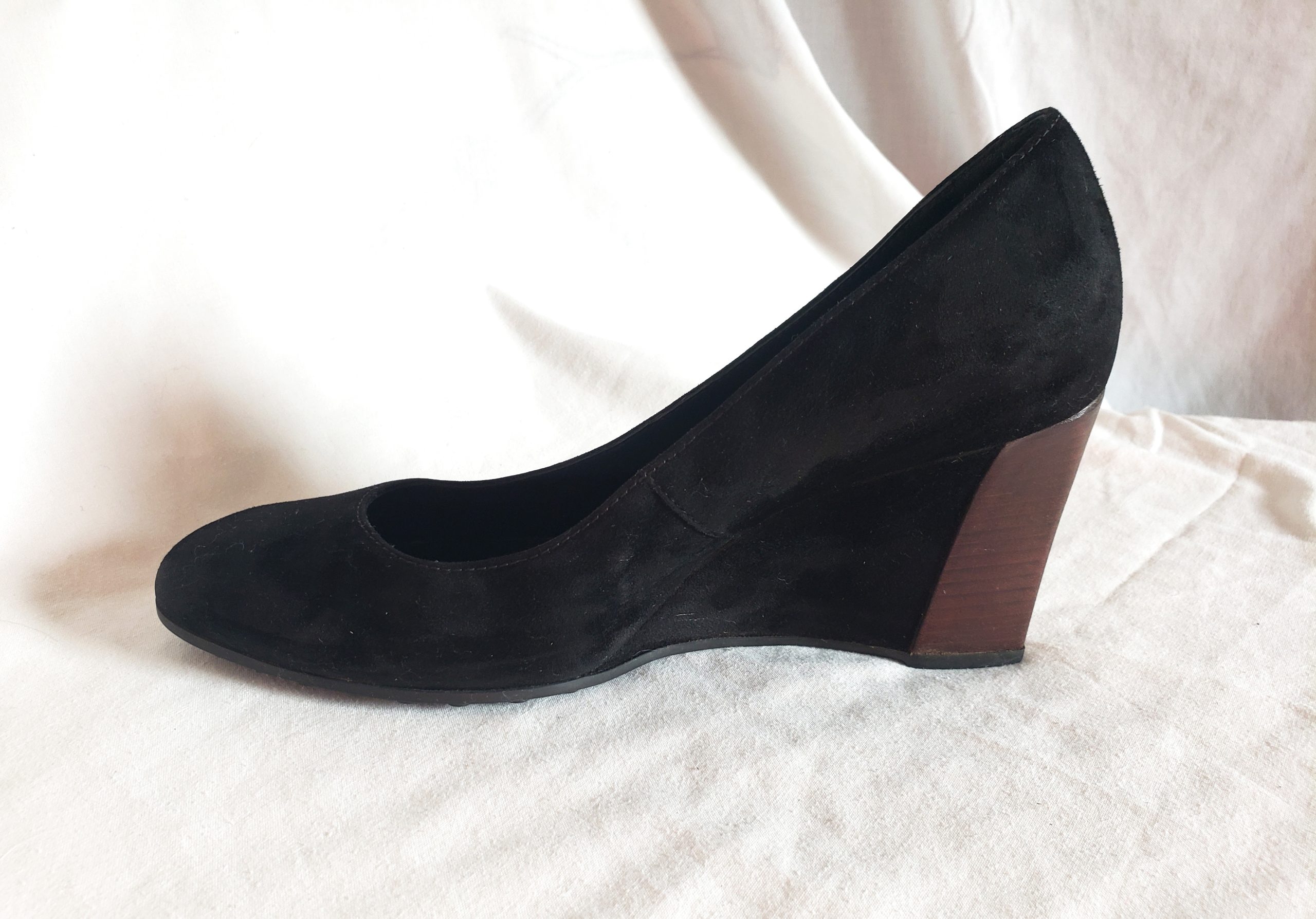 Стильні чорні замшеві туфлі TOD'S - елегантна класика для модних жінок 36 розмір 5 Стильні чорні замшеві туфлі TOD'S - елегантна класика для модних жінок 36 розмір - Зображення 5