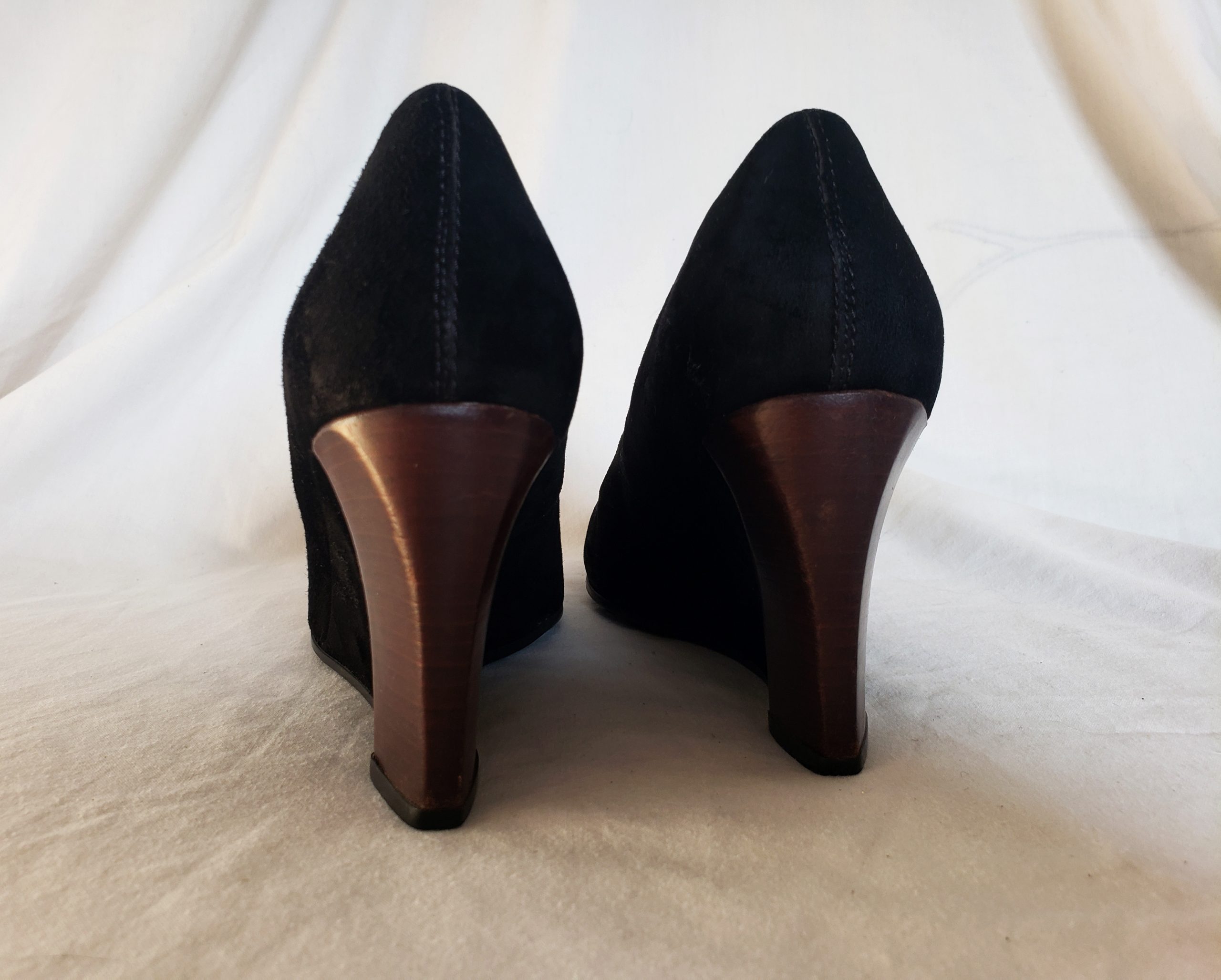 Стильні чорні замшеві туфлі TOD'S - елегантна класика для модних жінок 36 розмір 7 Стильні чорні замшеві туфлі TOD'S - елегантна класика для модних жінок 36 розмір - Зображення 7