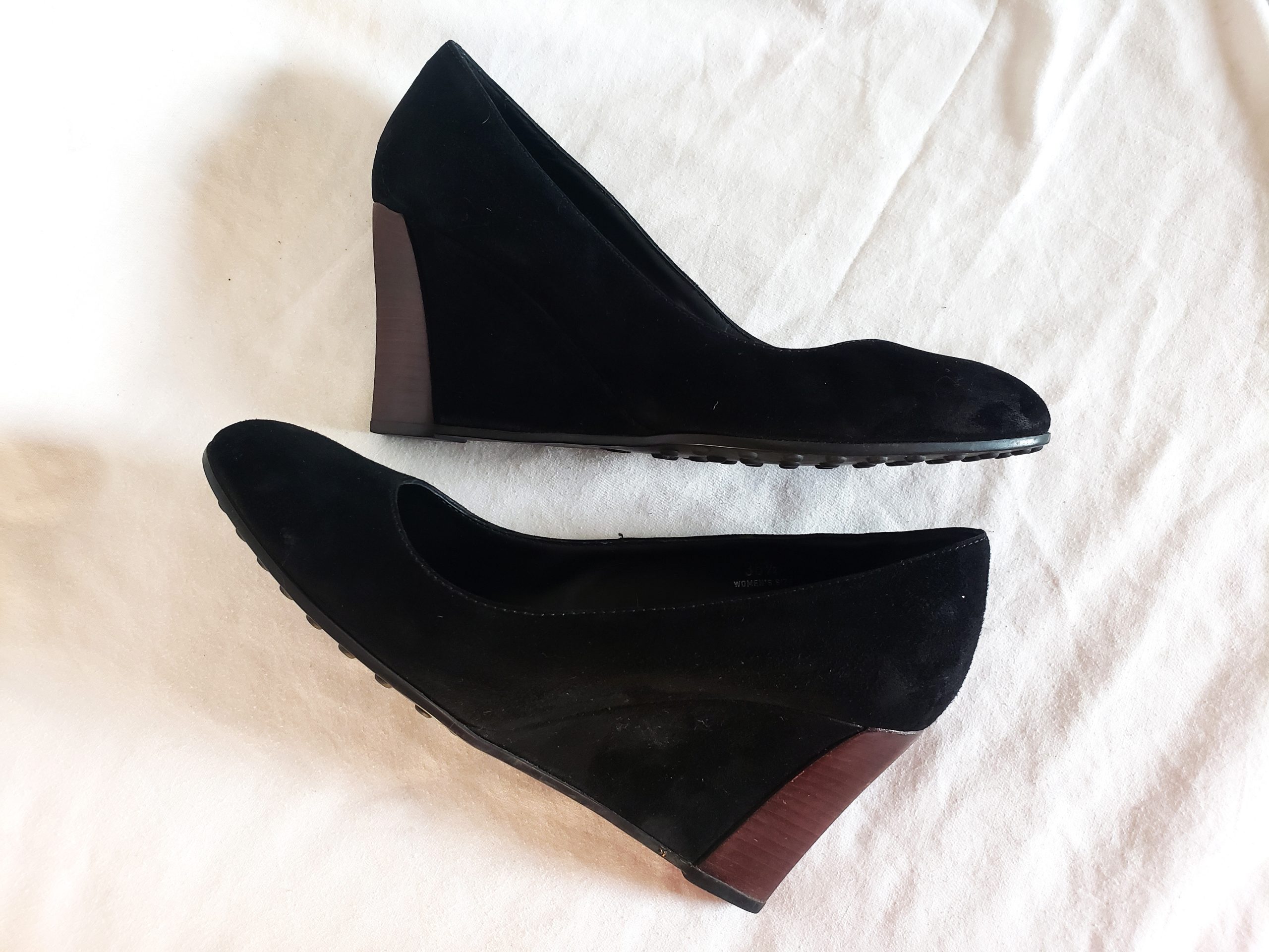 Стильні чорні замшеві туфлі TOD'S - елегантна класика для модних жінок 36 розмір 9 Стильні чорні замшеві туфлі TOD'S - елегантна класика для модних жінок 36 розмір - Зображення 9