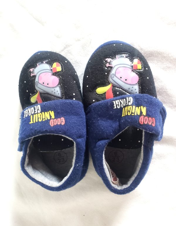 Дитячі тапочки Peppa Pig сині текстильні з липучкою - домашнє взуття для дітей - Зображення 3