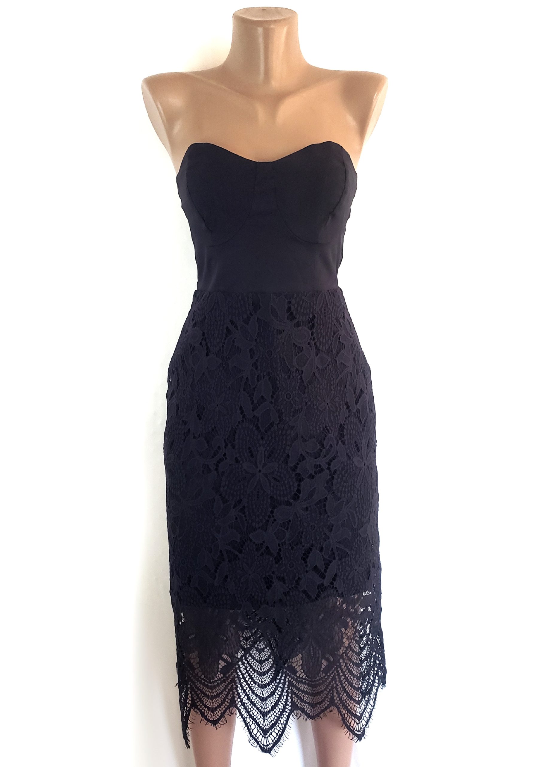 Чорна коктейльна сукня Lipsy з мереживом - вечірня сукня для особливих випадків 1 Чорна коктейльна сукня Lipsy з мереживом - вечірня сукня для особливих випадків