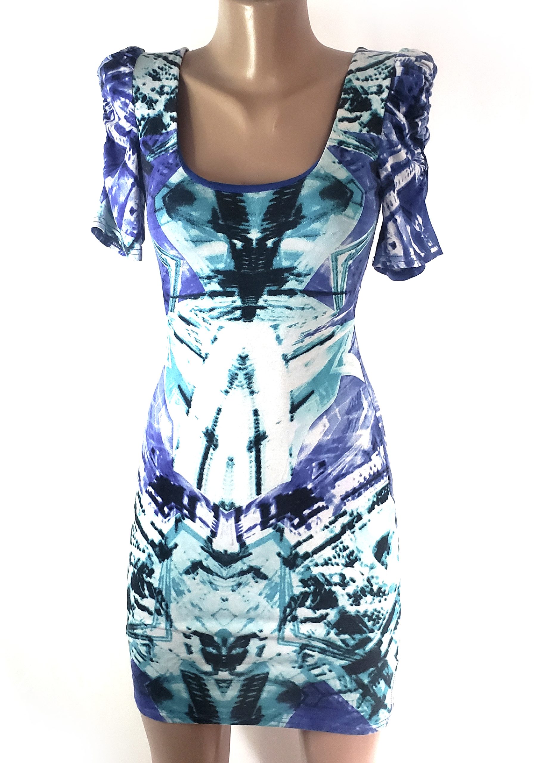 Стильна синя сукня з абстрактним принтом та відкритою спиною - елегантний вибір для модної жінки 1 Стильна синя сукня з абстрактним принтом та відкритою спиною - елегантний вибір для модної жінки