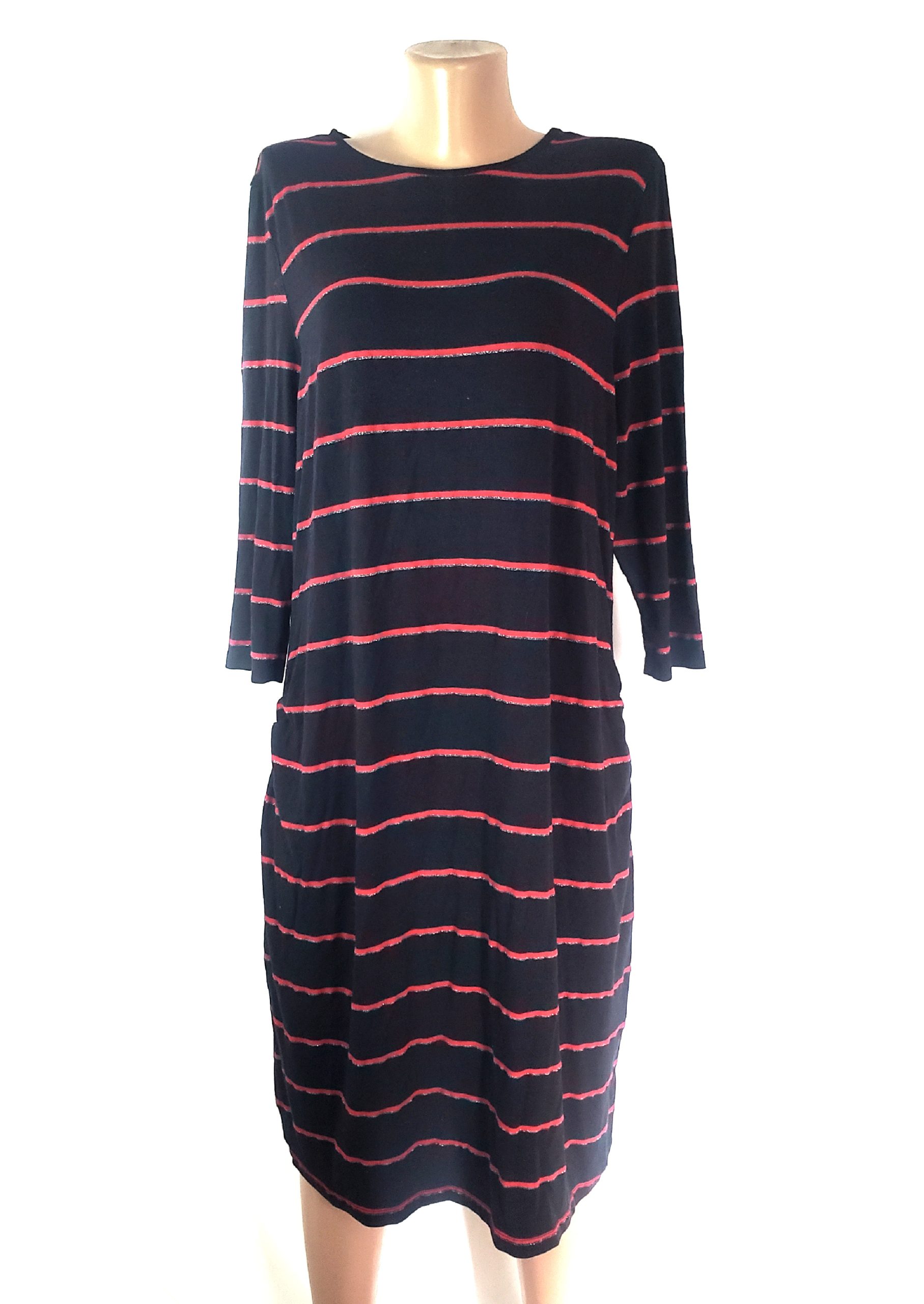 Елегантна чорна сукня в смужку з довгими рукавами - ідеальна для офісу та повсякденного носіння 1 Елегантна чорна сукня в смужку з довгими рукавами - ідеальна для офісу та повсякденного носіння