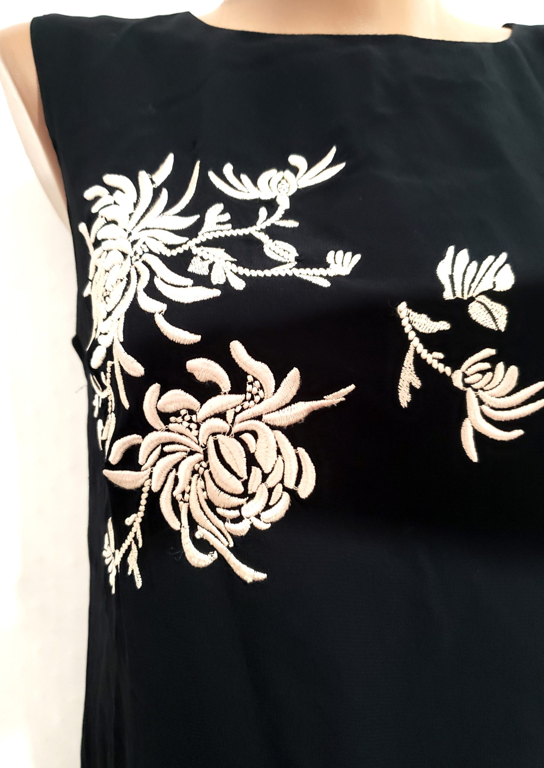 Чорна сукня з вишивкою віскоза - елегантна жіноча сукня з квітковим принтом 2 Чорна сукня з вишивкою віскоза - елегантна жіноча сукня з квітковим принтом - Зображення 2