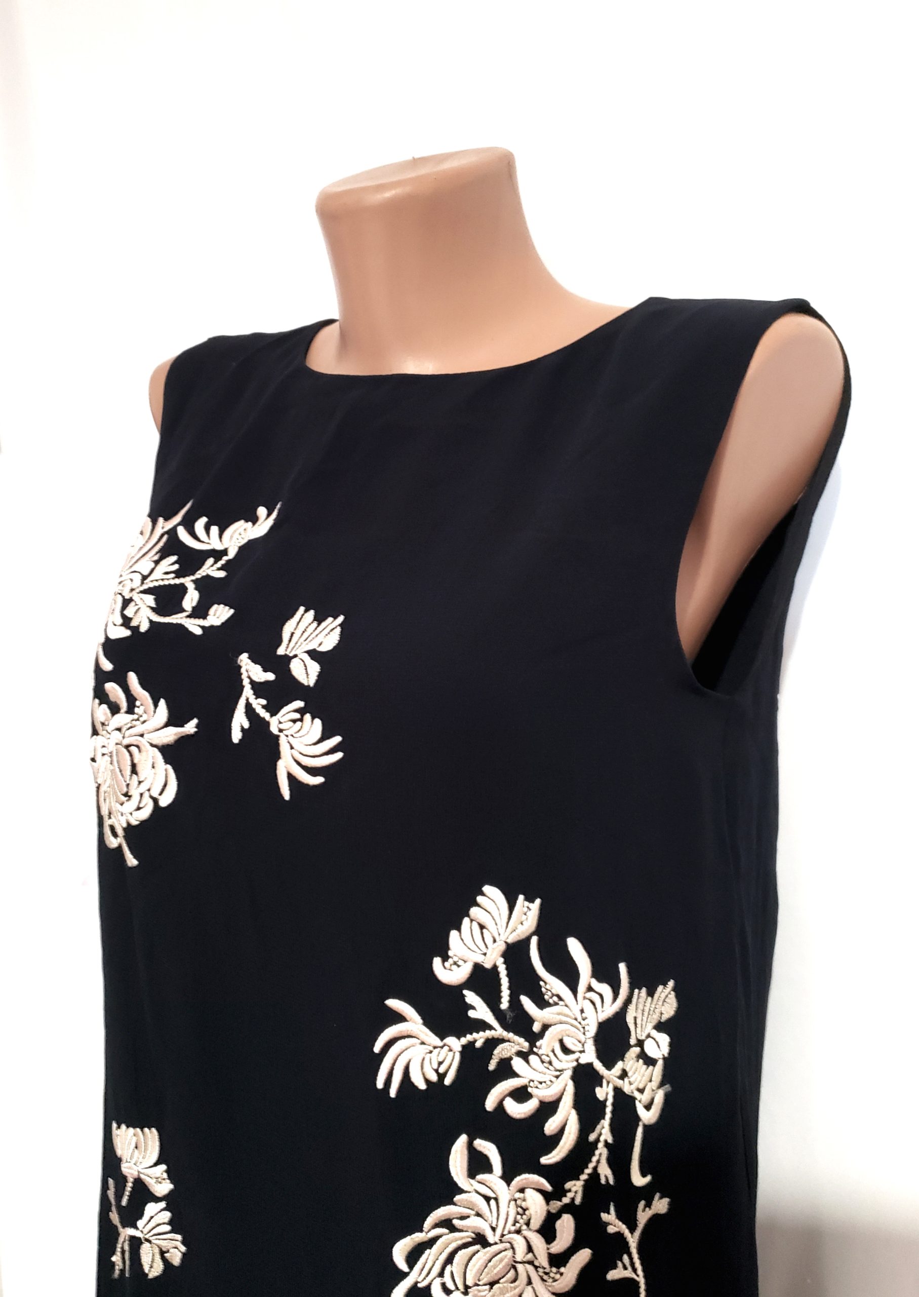 Чорна сукня з вишивкою віскоза - елегантна жіноча сукня з квітковим принтом 7 Чорна сукня з вишивкою віскоза - елегантна жіноча сукня з квітковим принтом - Зображення 7