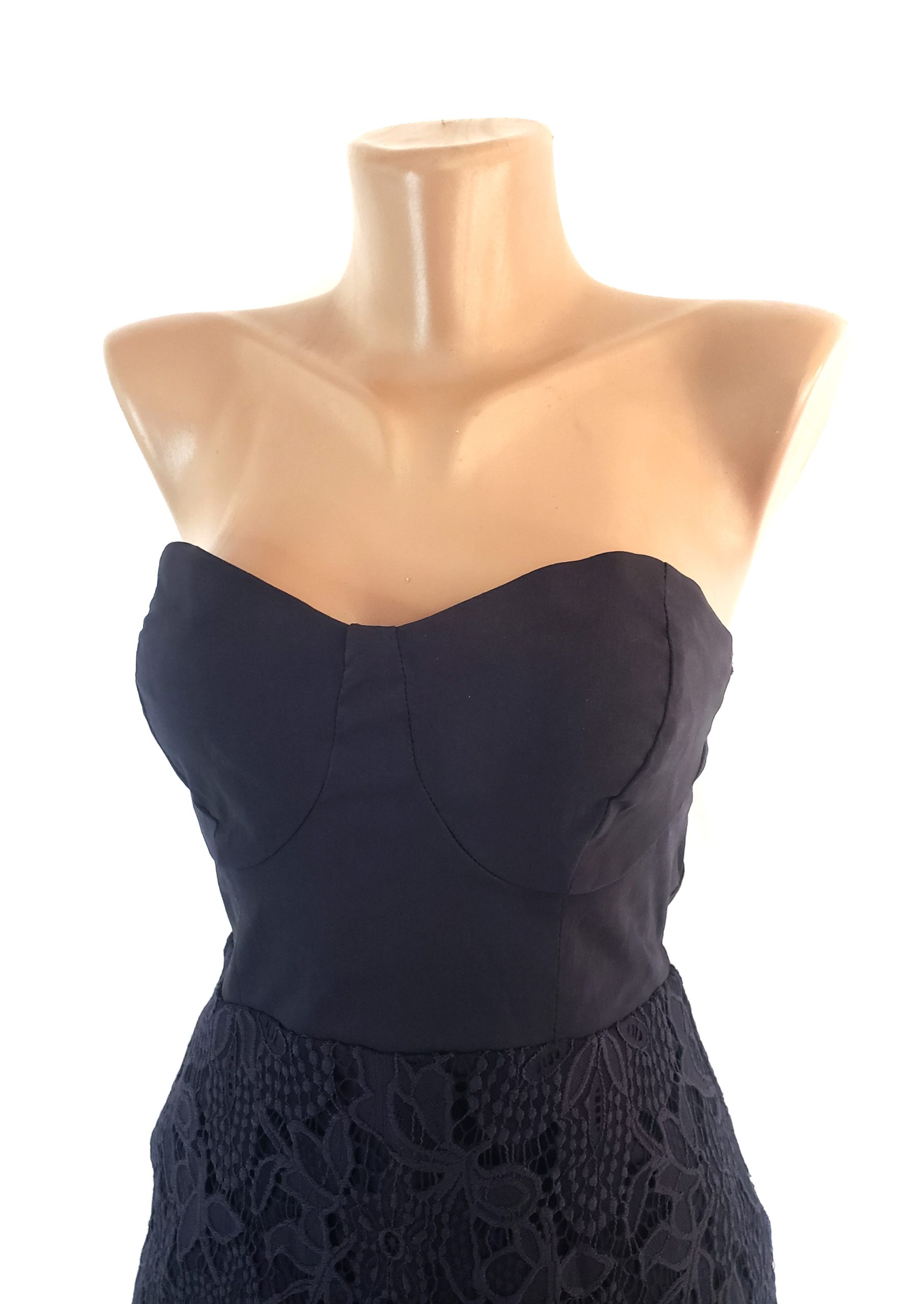 Чорна коктейльна сукня Lipsy з мереживом - вечірня сукня для особливих випадків 11 Чорна коктейльна сукня Lipsy з мереживом - вечірня сукня для особливих випадків - Зображення 11