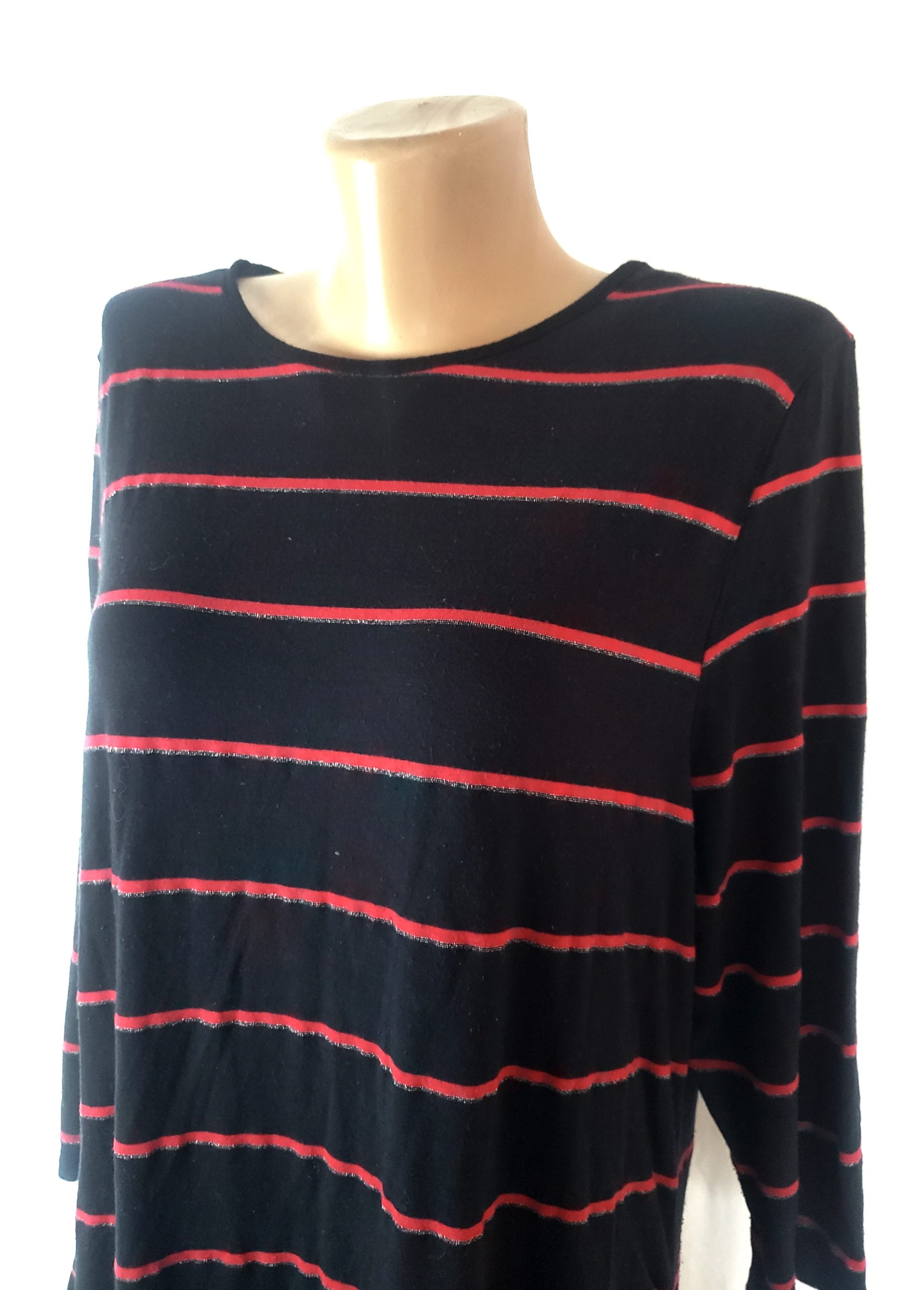 Елегантна чорна сукня в смужку з довгими рукавами - ідеальна для офісу та повсякденного носіння 6 Елегантна чорна сукня в смужку з довгими рукавами - ідеальна для офісу та повсякденного носіння - Зображення 6