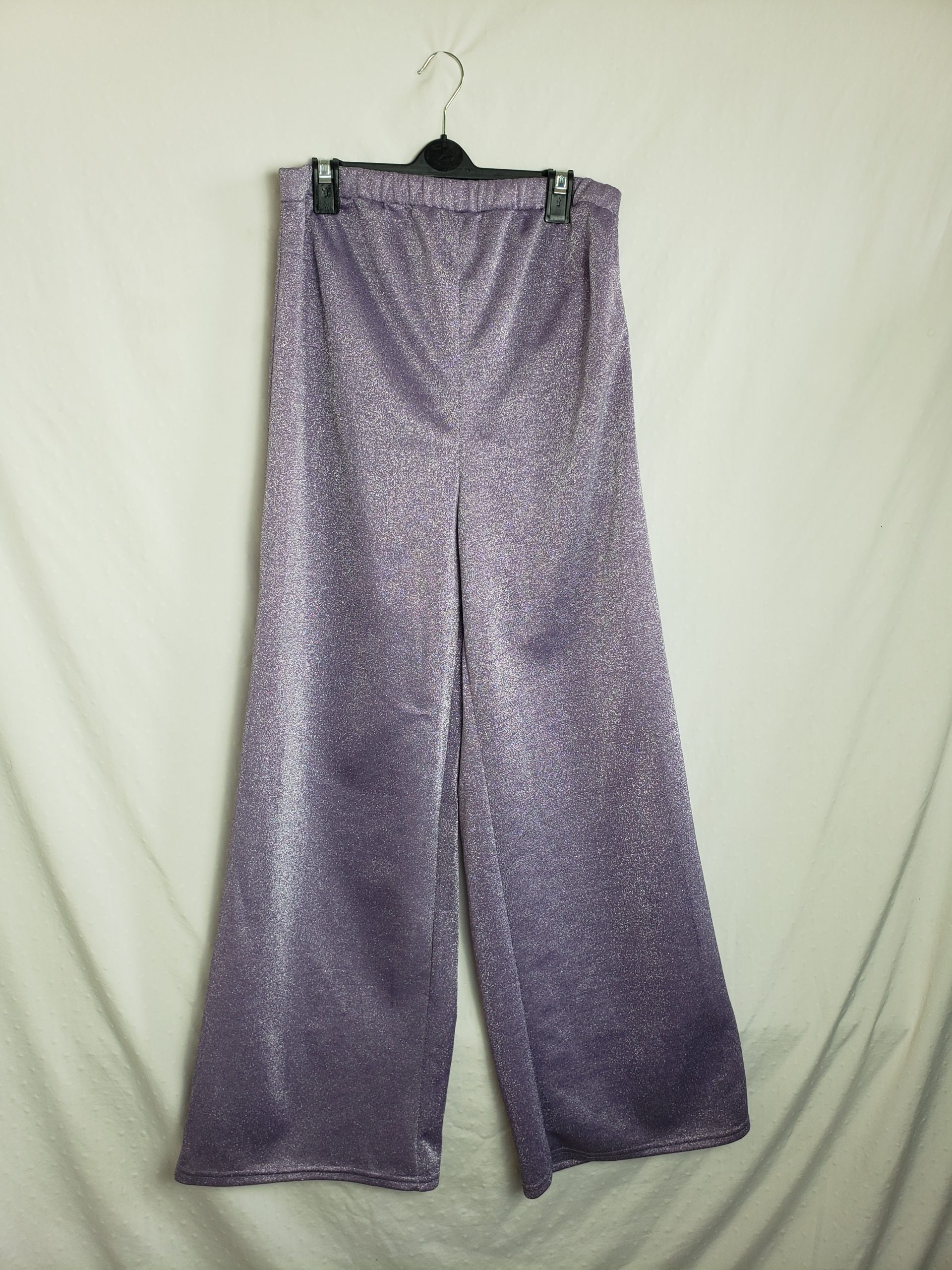 Фіолетові широкі штани Jaded Rose - стильні брюки для повсякденного носіння та особливих випадків 4 Фіолетові широкі штани Jaded Rose - стильні брюки для повсякденного носіння та особливих випадків - Зображення 4