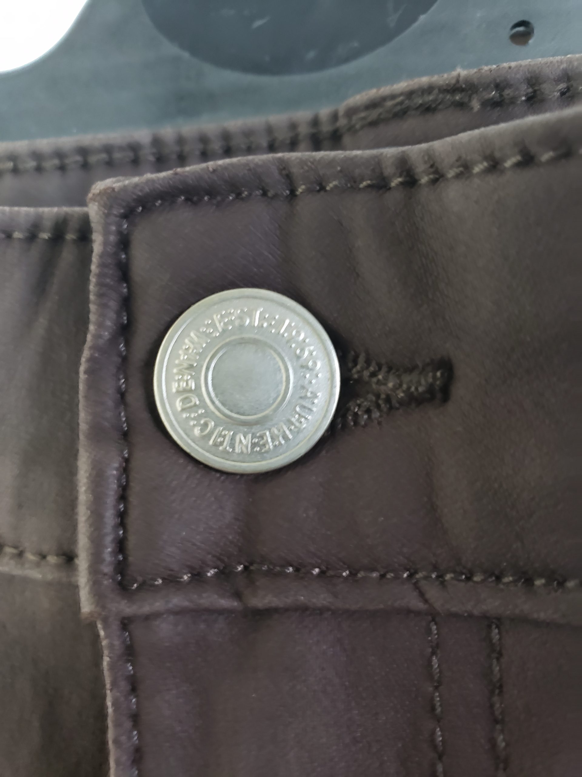 Коричневі жіночі брюки з віскози New Look Brooke - класичні штани з високою талією 11 Коричневі жіночі брюки з віскози New Look Brooke - класичні штани з високою талією - Зображення 11