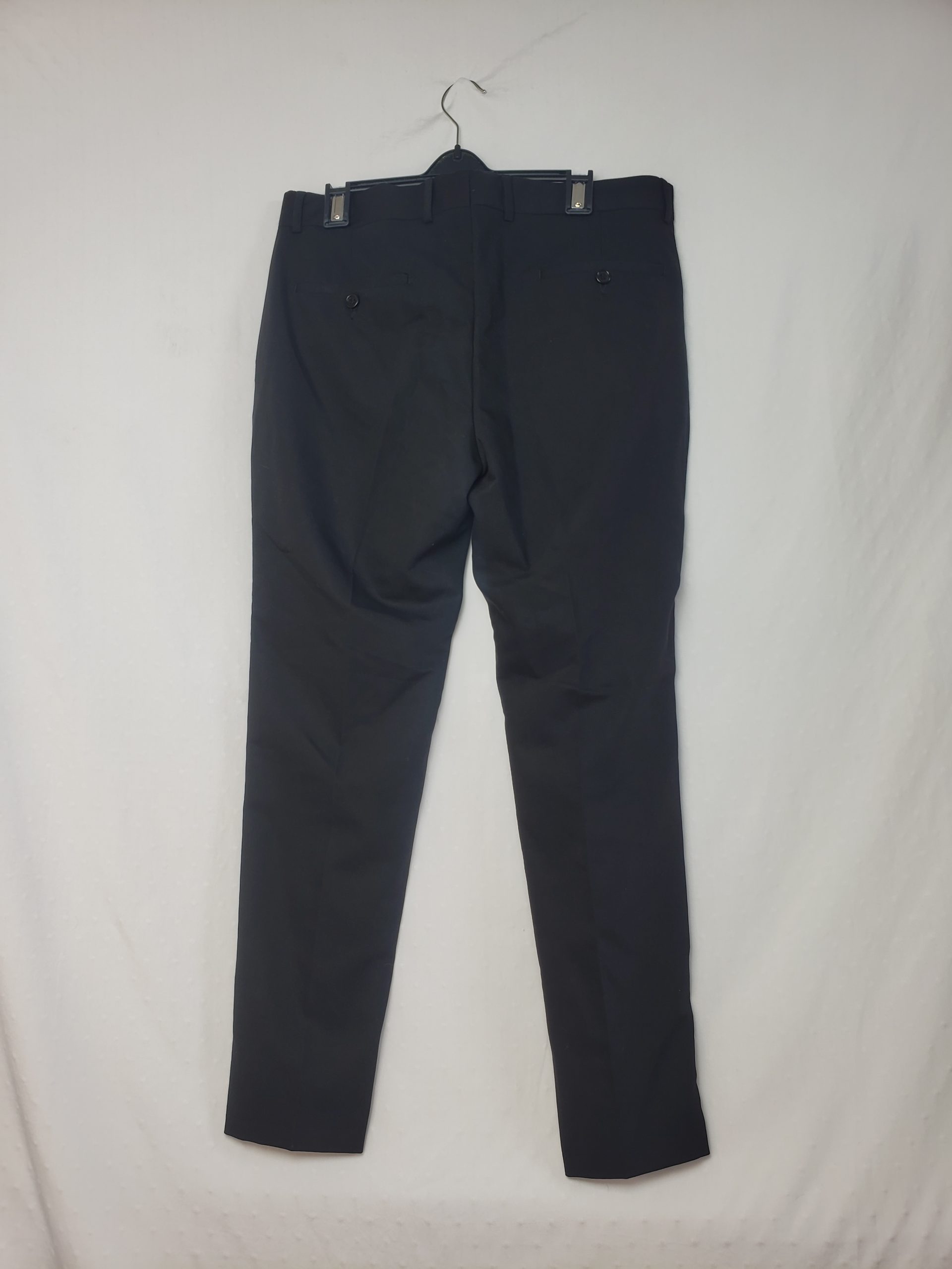 Чорні класичні брюки для офісу та повсякденного носіння - універсальний стиль на кожен день 4 Чорні класичні брюки для офісу та повсякденного носіння - універсальний стиль на кожен день - Зображення 4