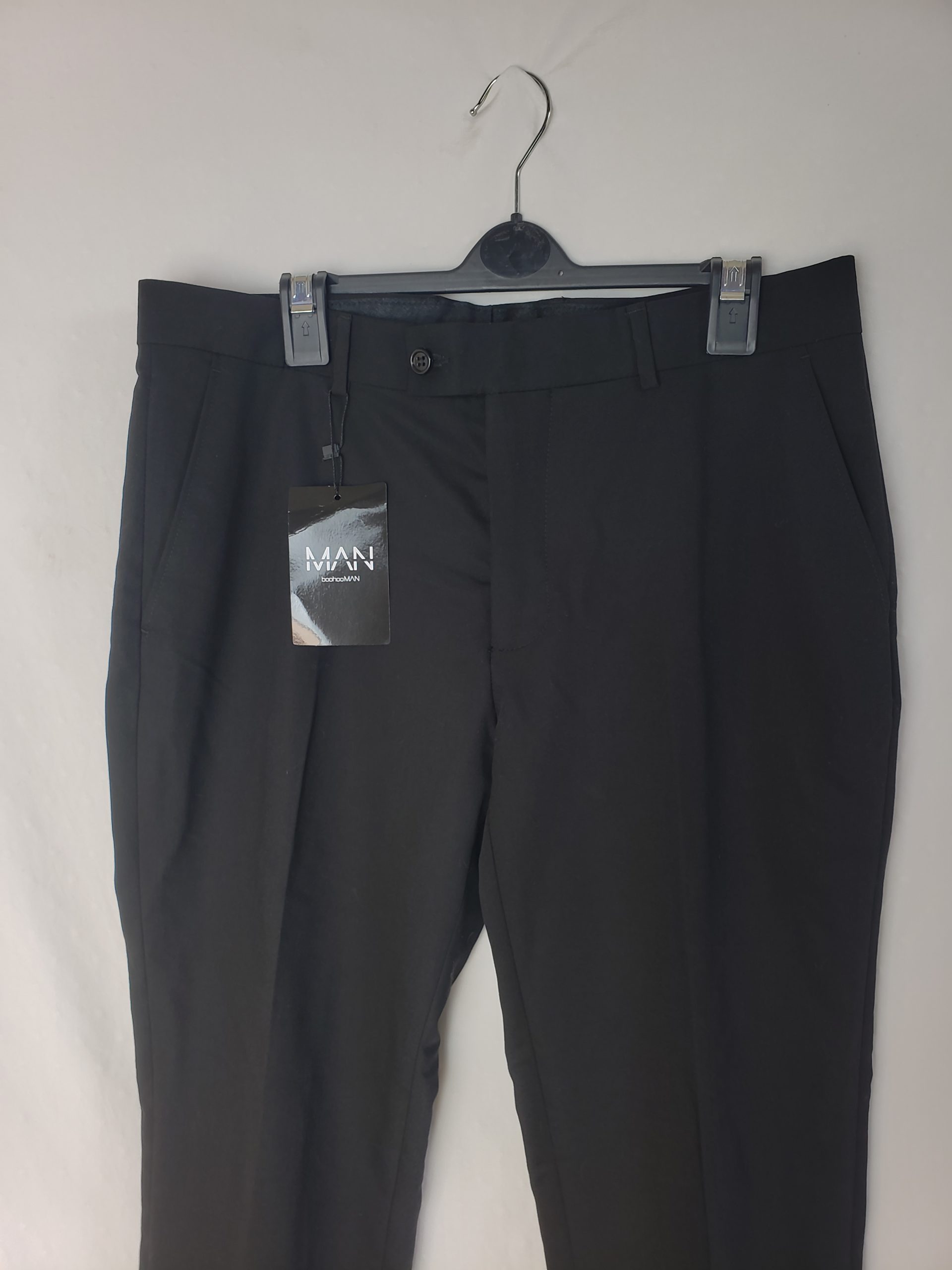 Чорні класичні брюки для офісу та повсякденного носіння - універсальний стиль на кожен день 2 Чорні класичні брюки для офісу та повсякденного носіння - універсальний стиль на кожен день - Зображення 2