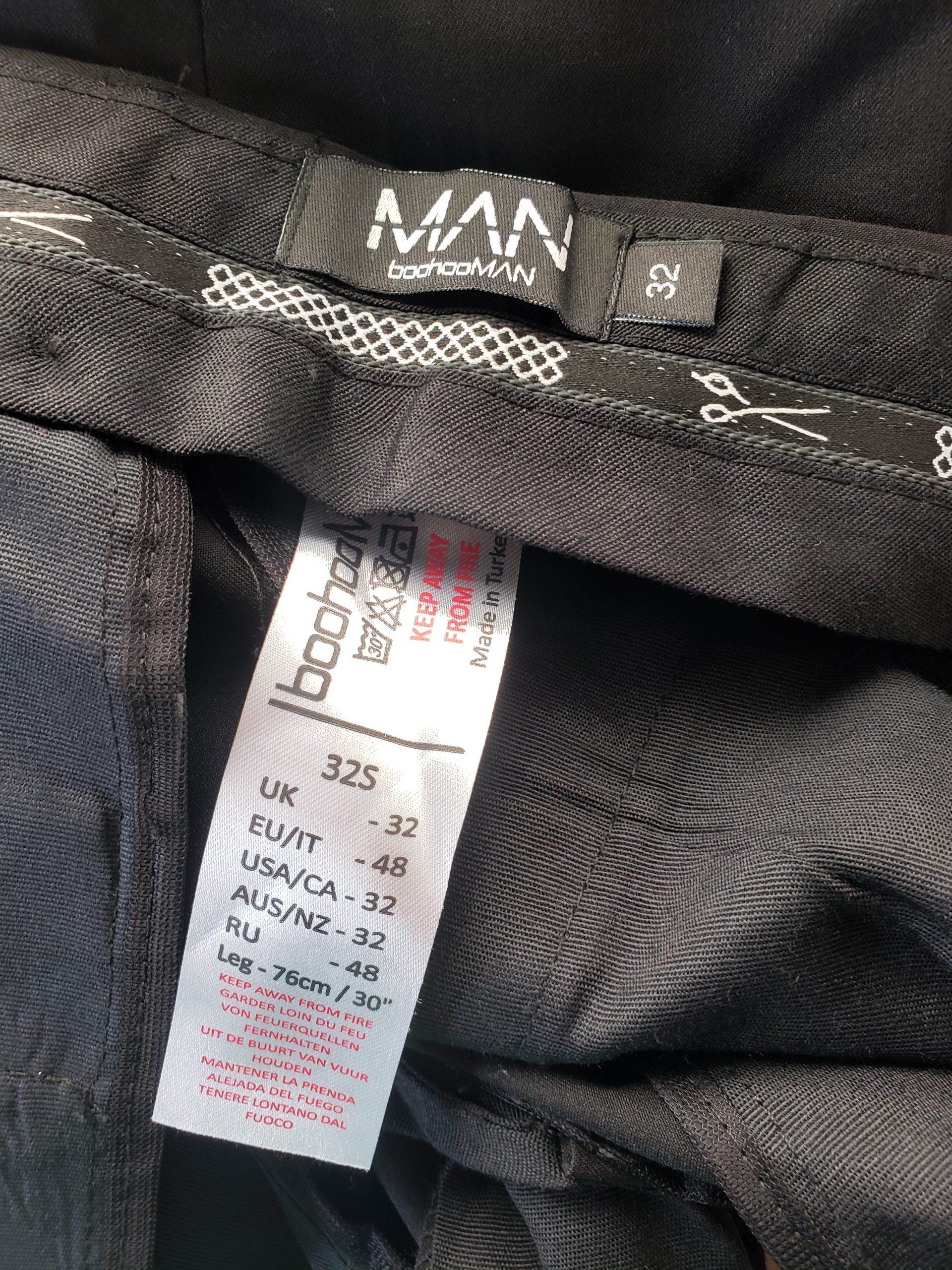 Чорні класичні брюки для офісу та повсякденного носіння - універсальний стиль на кожен день 6 Чорні класичні брюки для офісу та повсякденного носіння - універсальний стиль на кожен день - Зображення 6