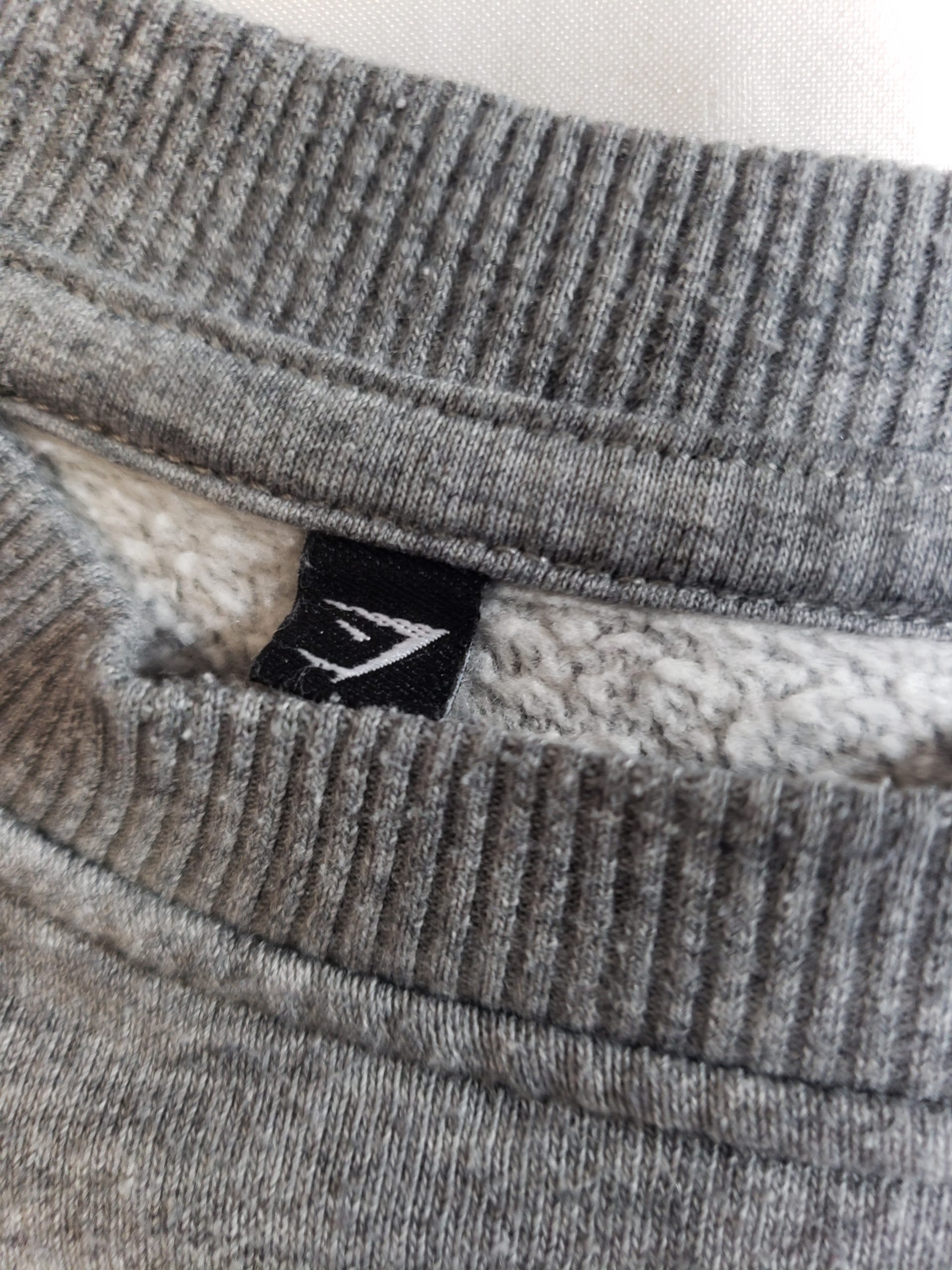 Сірий бавовняний світшот Gymshark з вишивкою - ідеальний для щоденного носіння та спорту 8 Сірий бавовняний світшот Gymshark з вишивкою - ідеальний для щоденного носіння та спорту - Зображення 8