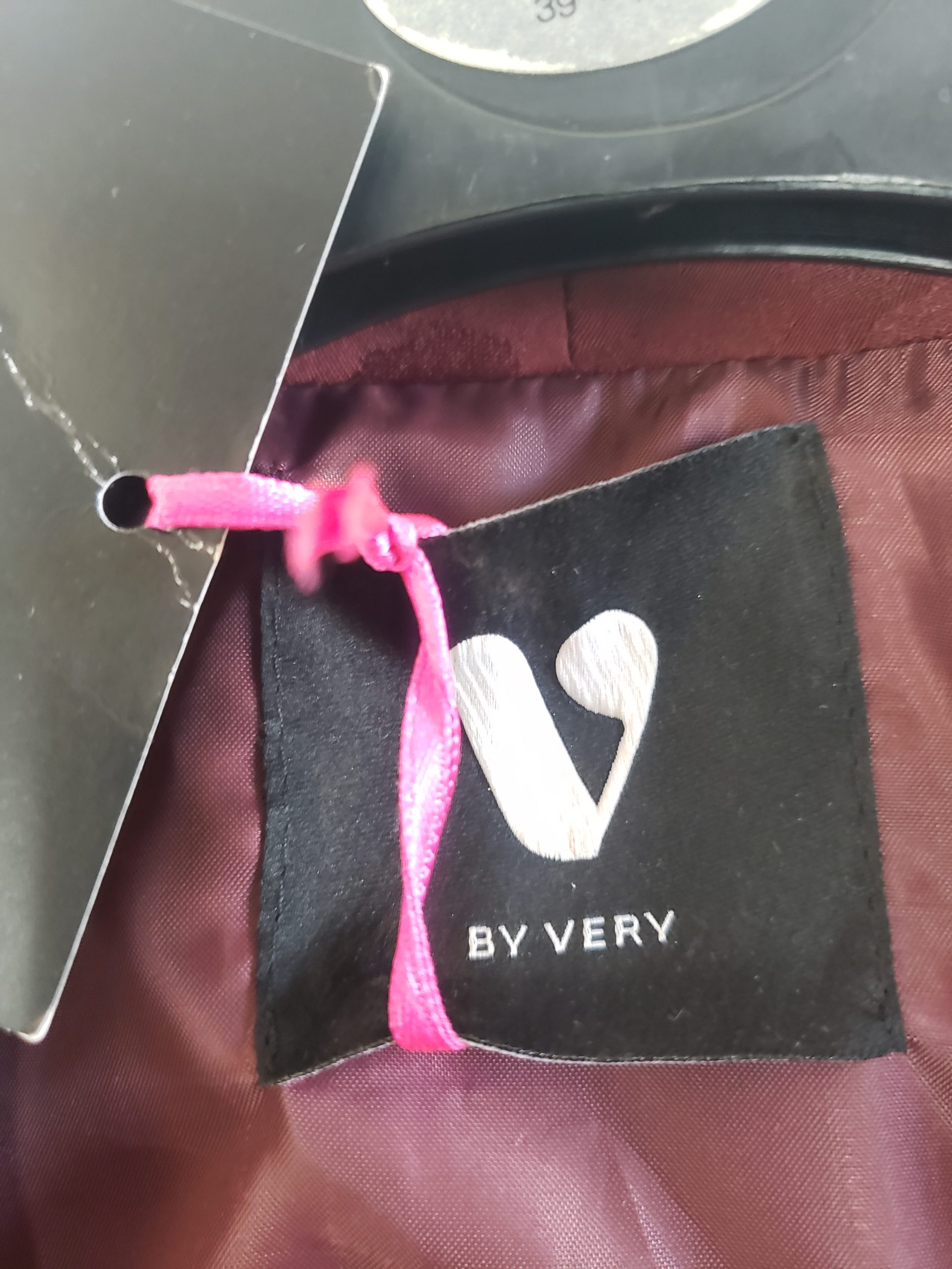 Стильний бордовий кардиган з принтом - елегантна віскозна накидка для модного образу 12 Стильний бордовий кардиган з принтом - елегантна віскозна накидка для модного образу - Зображення 12