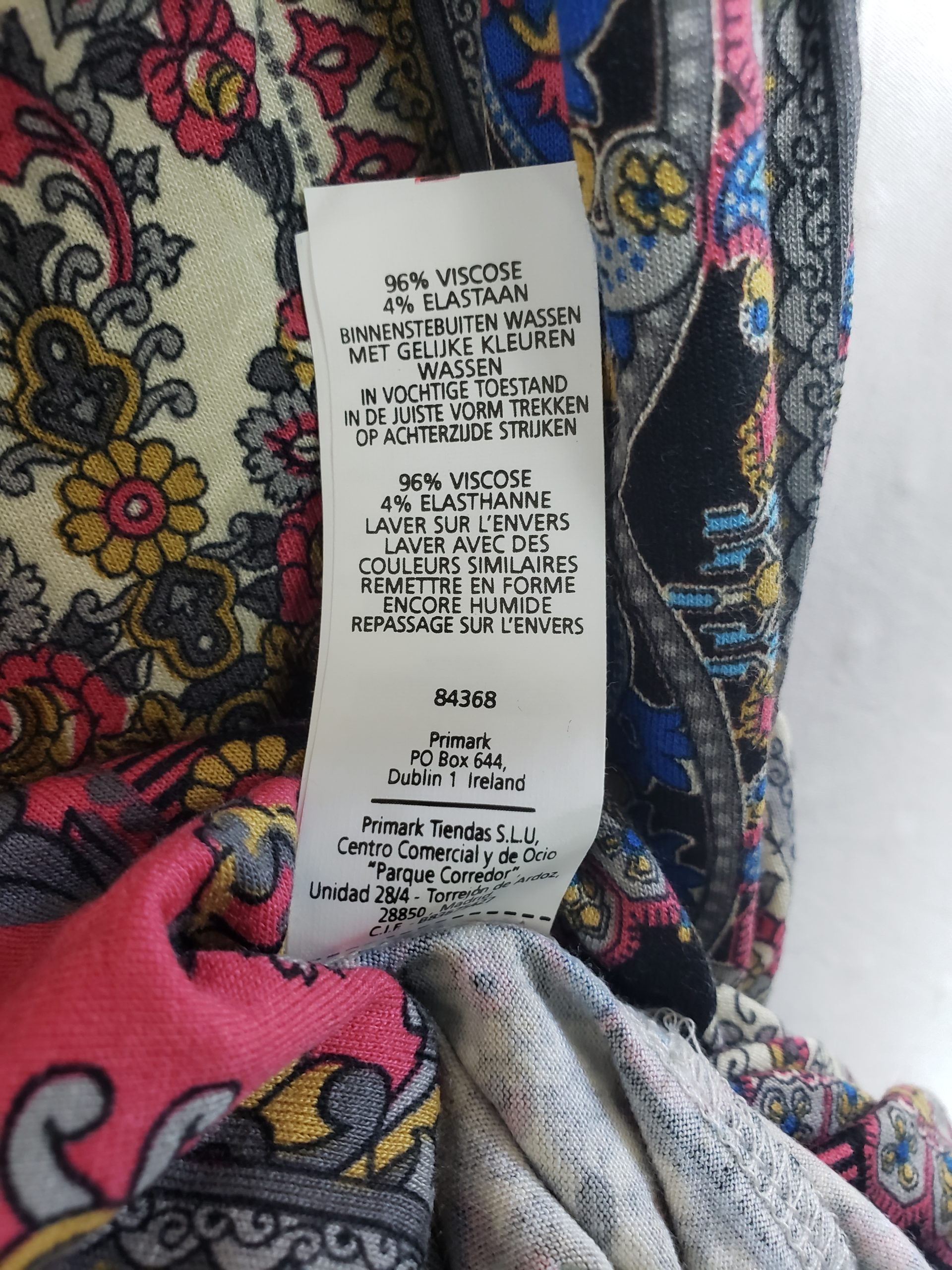 Стильна Віскозна Спідниця з Етнічним Принтом - Модний Тренд 2025 | Елегантна Різноколірна Спідниця 4 Стильна Віскозна Спідниця з Етнічним Принтом - Модний Тренд 2025 | Елегантна Різноколірна Спідниця - Зображення 4