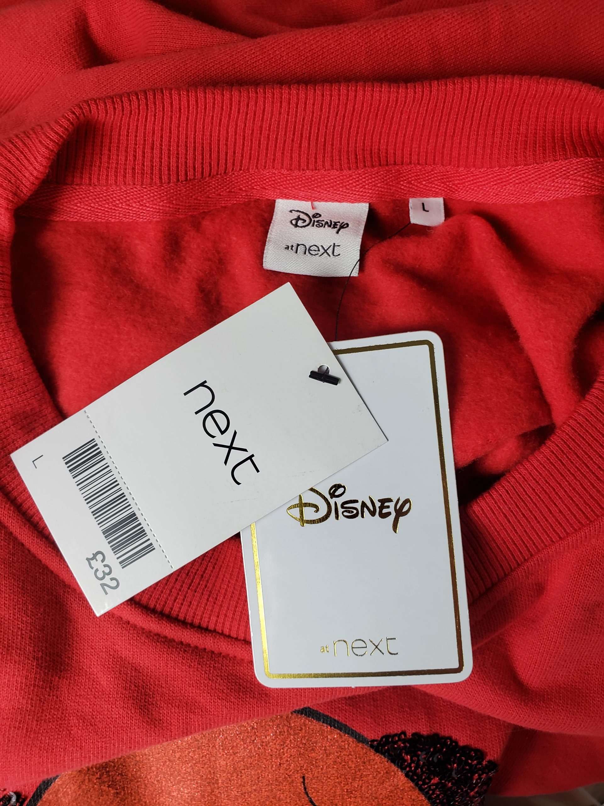 Стильний червоний светшот Disney з вишивкою - модний новорічний одяг для елегантного образу 6 Стильний червоний светшот Disney з вишивкою - модний новорічний одяг для елегантного образу - Зображення 6