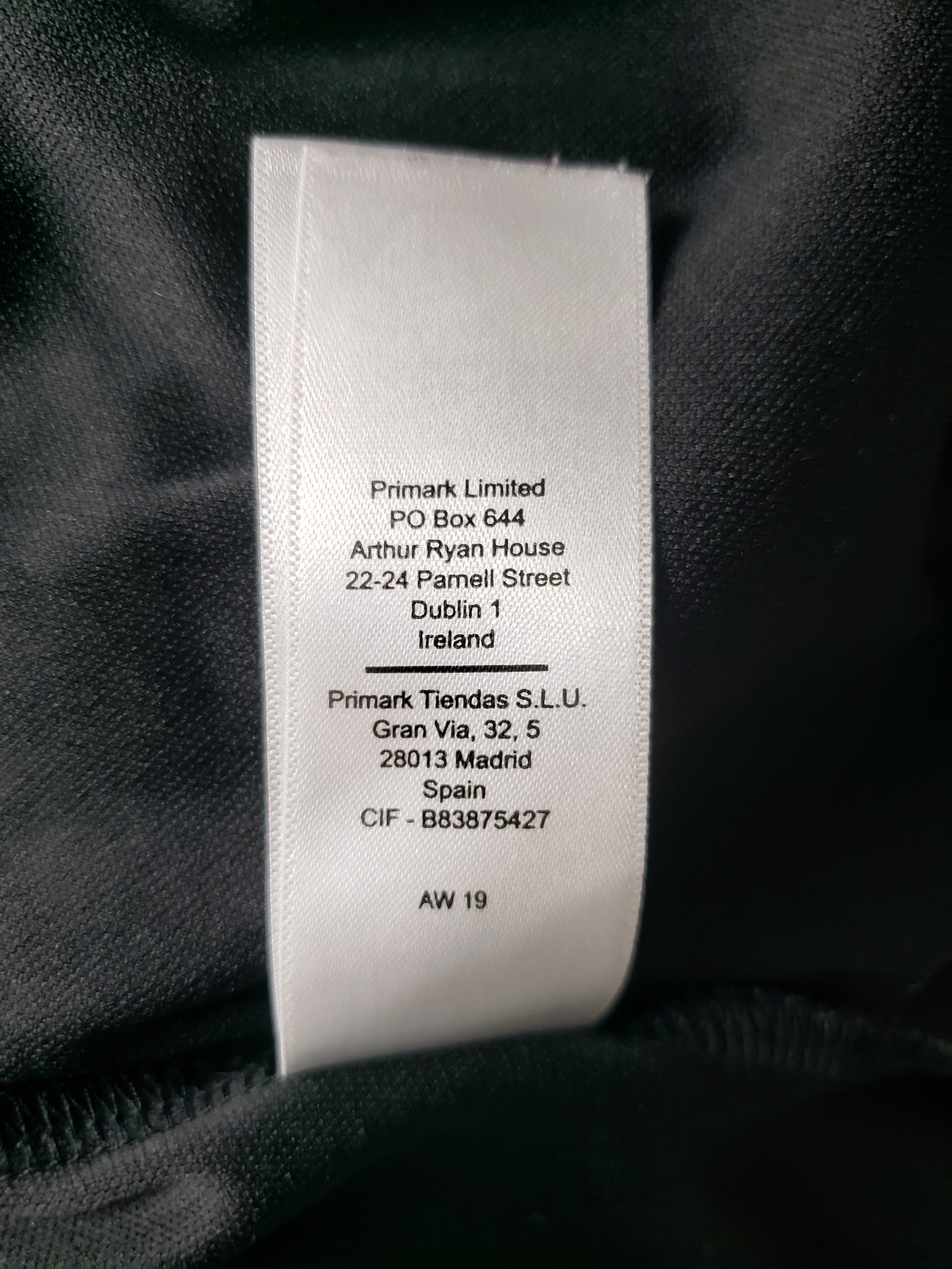 Чорна сукня з квітковим принтом для дівчинки 11-12 років - стильний одяг на кожен день та свята 7 Чорна сукня з квітковим принтом для дівчинки 11-12 років - стильний одяг на кожен день та свята - Зображення 7