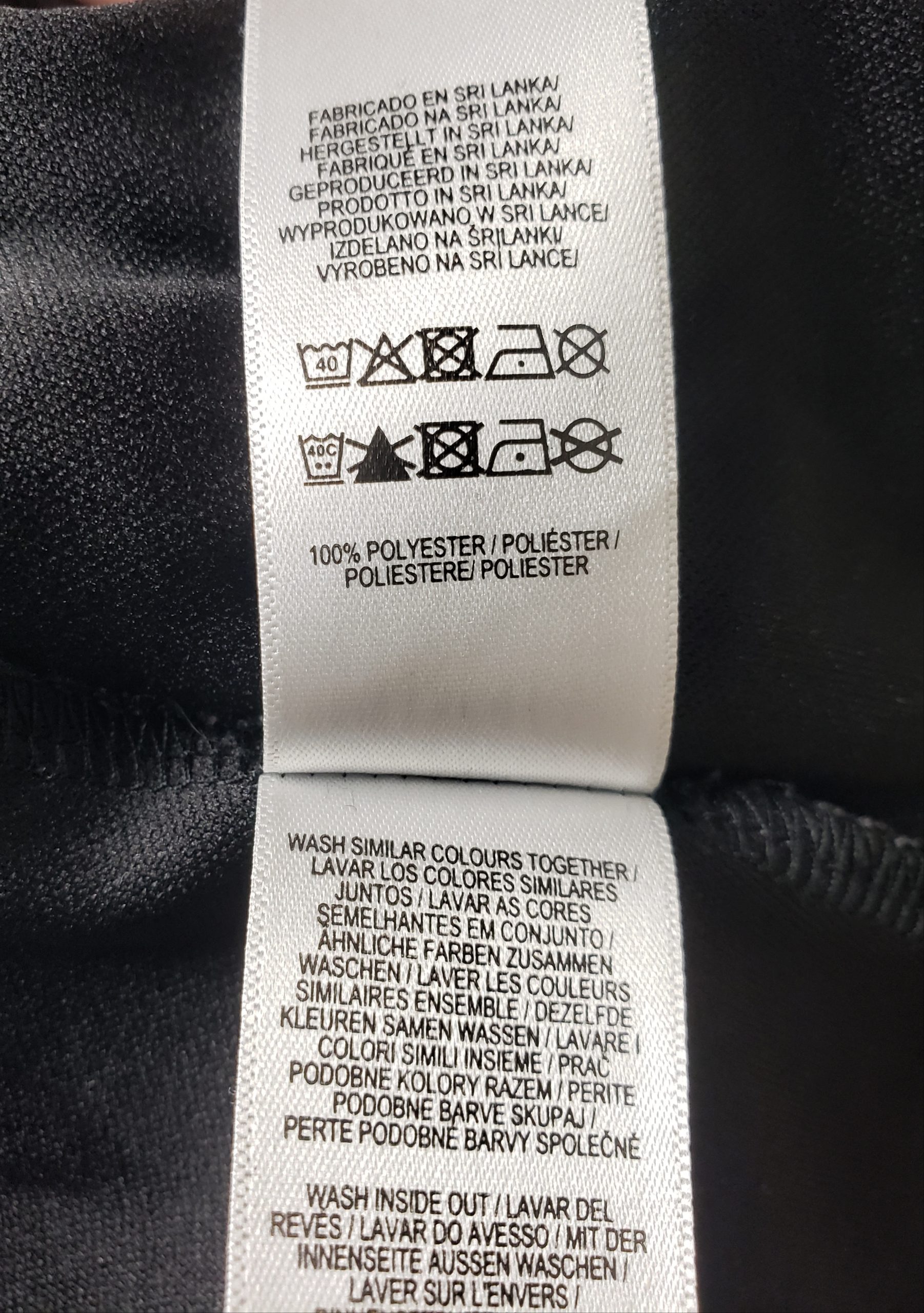 Чорна сукня з квітковим принтом для дівчинки 11-12 років - стильний одяг на кожен день та свята 8 Чорна сукня з квітковим принтом для дівчинки 11-12 років - стильний одяг на кожен день та свята - Зображення 8