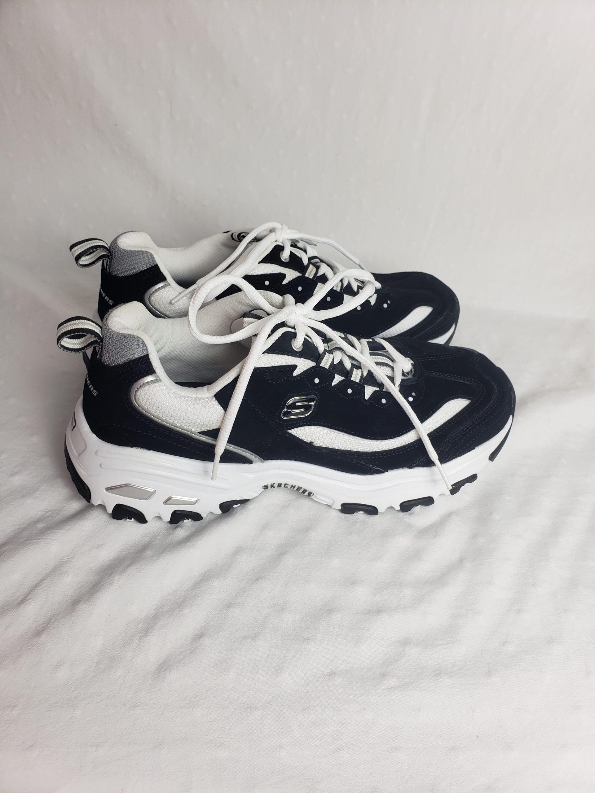 Чорно-білі Кросівки Skechers 42 Розмір - Всесезонне Взуття для Активного Життя 1 Чорно-білі Кросівки Skechers 42 Розмір - Всесезонне Взуття для Активного Життя