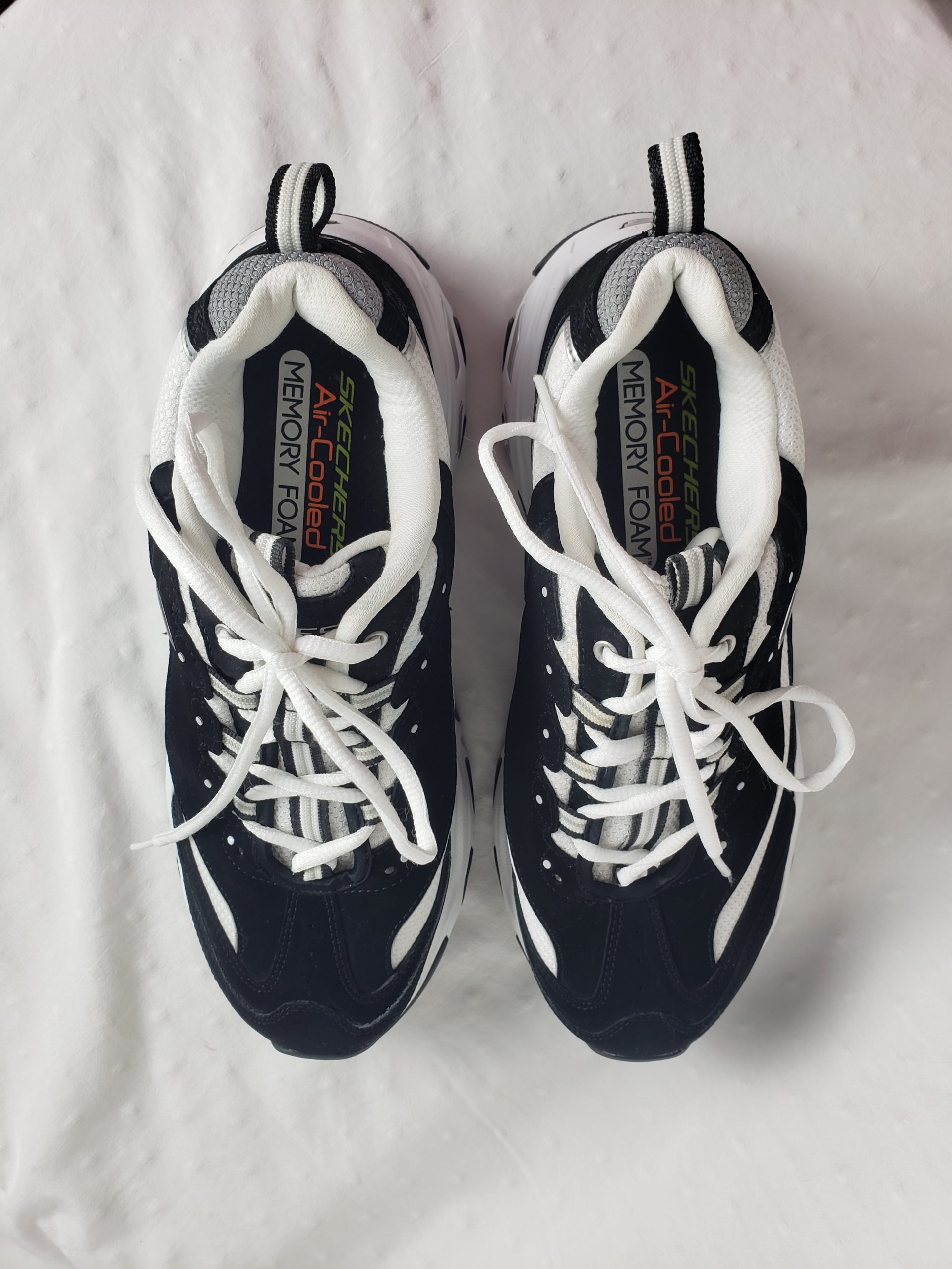 Чорно-білі Кросівки Skechers 42 Розмір - Всесезонне Взуття для Активного Життя 2 Чорно-білі Кросівки Skechers 42 Розмір - Всесезонне Взуття для Активного Життя - Зображення 2