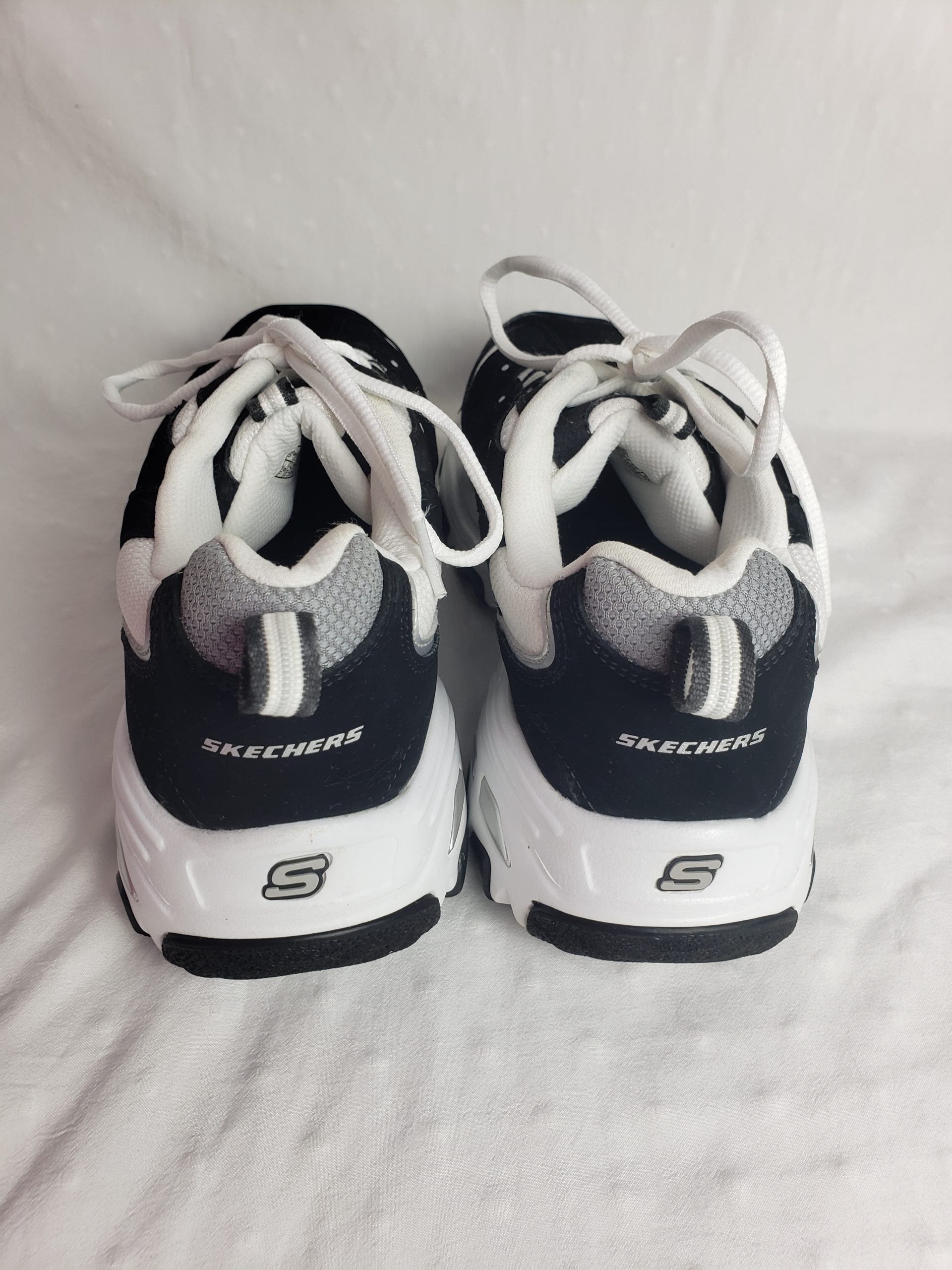 Чорно-білі Кросівки Skechers 42 Розмір - Всесезонне Взуття для Активного Життя 3 Чорно-білі Кросівки Skechers 42 Розмір - Всесезонне Взуття для Активного Життя - Зображення 3