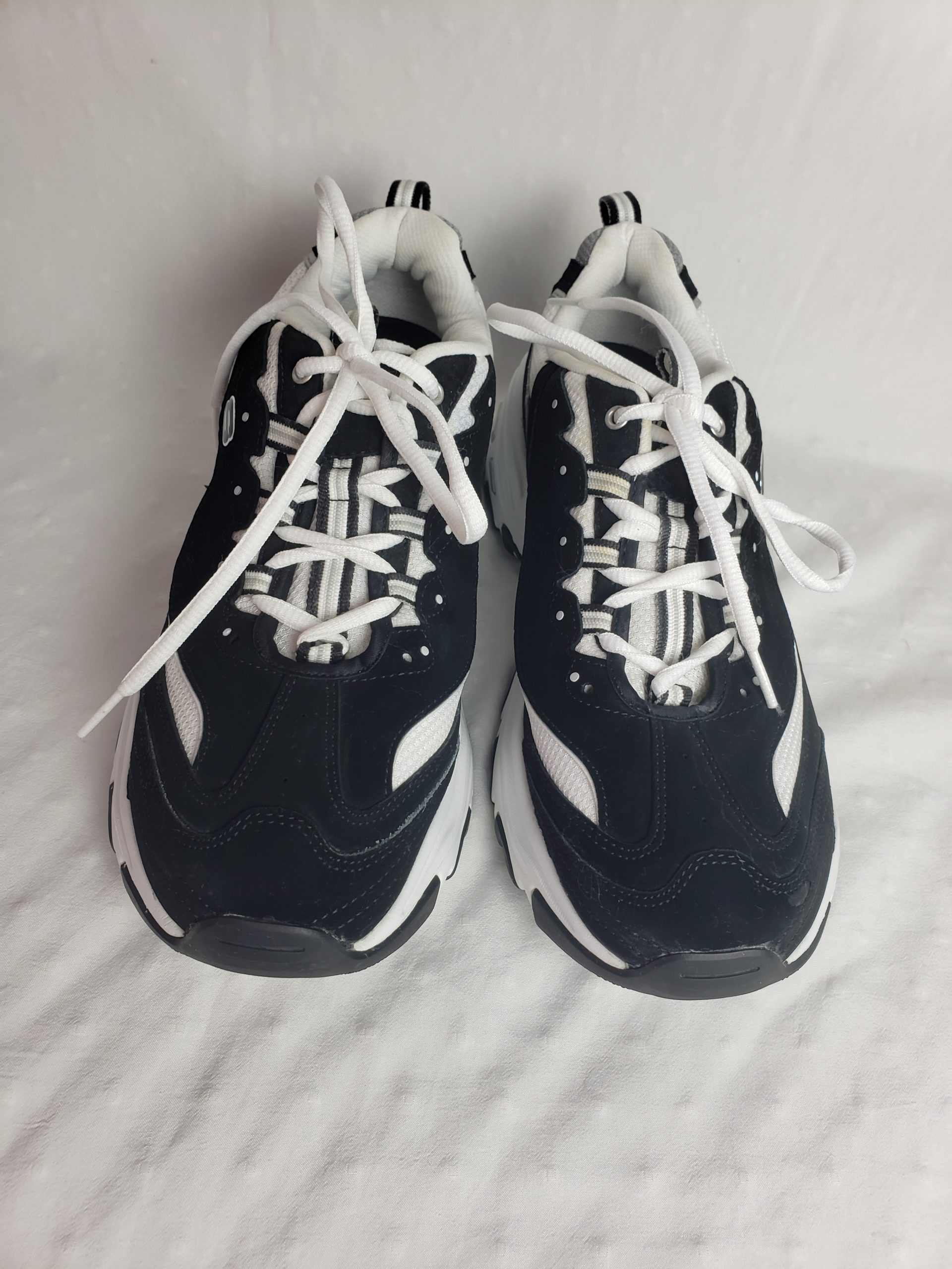 Чорно-білі Кросівки Skechers 42 Розмір - Всесезонне Взуття для Активного Життя 4 Чорно-білі Кросівки Skechers 42 Розмір - Всесезонне Взуття для Активного Життя - Зображення 4