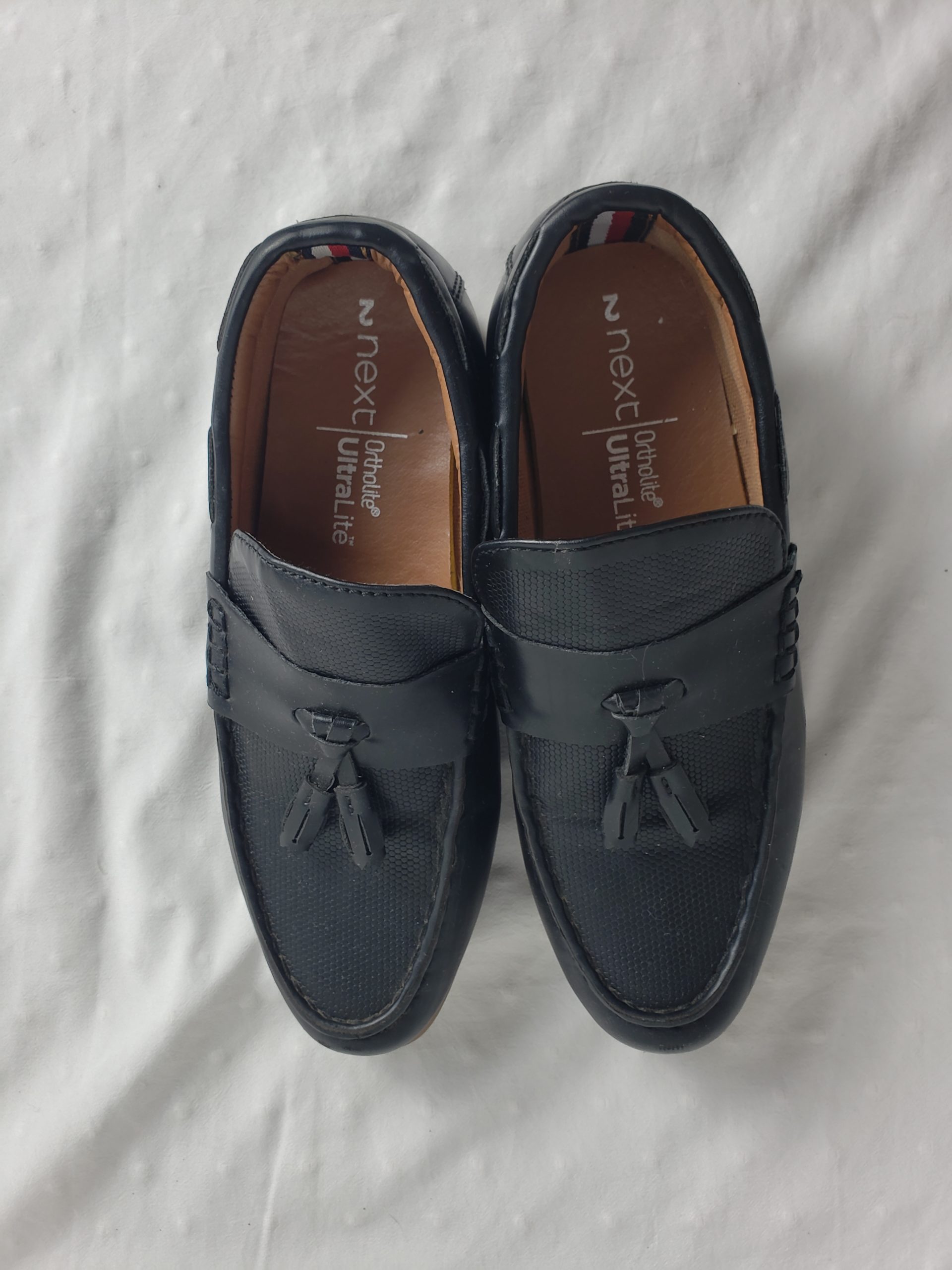 Стильні чорні лофери з китицями - елегантне взуття для модного осіннього образу 6 Стильні чорні лофери з китицями - елегантне взуття для модного осіннього образу - Зображення 6