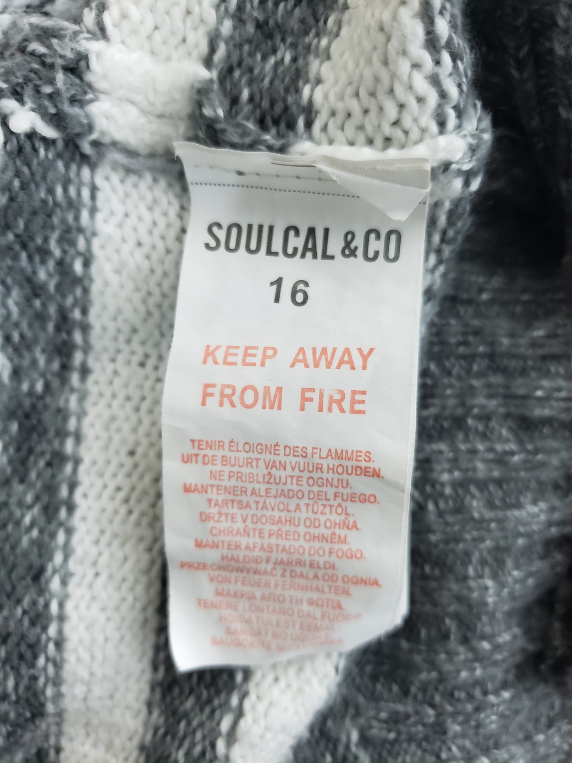 Стильний сірий кардиган з етнічним принтом - ідеальний для осінньо-зимового сезону та повсякденного носіння 10 Стильний сірий кардиган з етнічним принтом - ідеальний для осінньо-зимового сезону та повсякденного носіння - Зображення 10