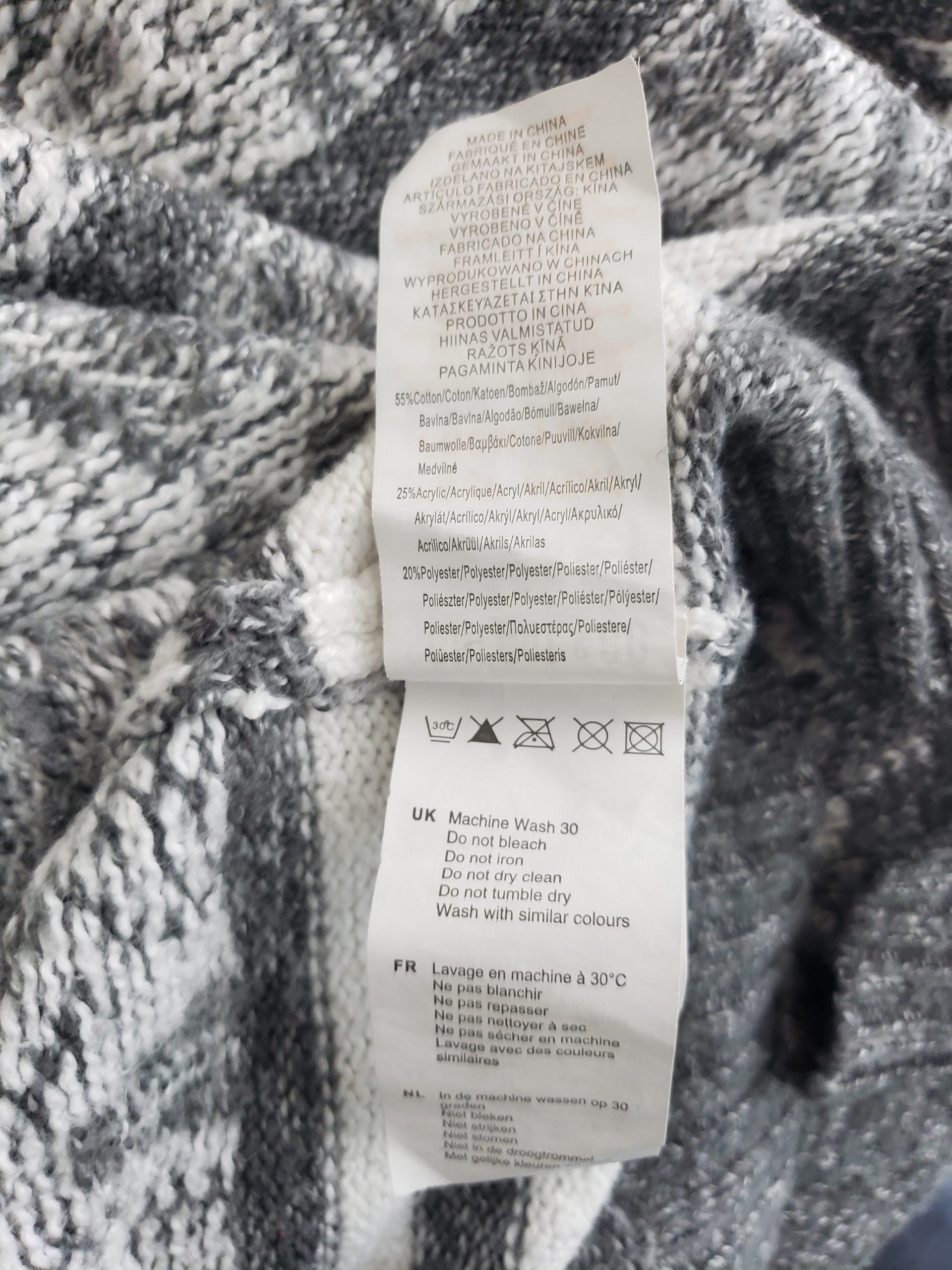 Стильний сірий кардиган з етнічним принтом - ідеальний для осінньо-зимового сезону та повсякденного носіння 9 Стильний сірий кардиган з етнічним принтом - ідеальний для осінньо-зимового сезону та повсякденного носіння - Зображення 9