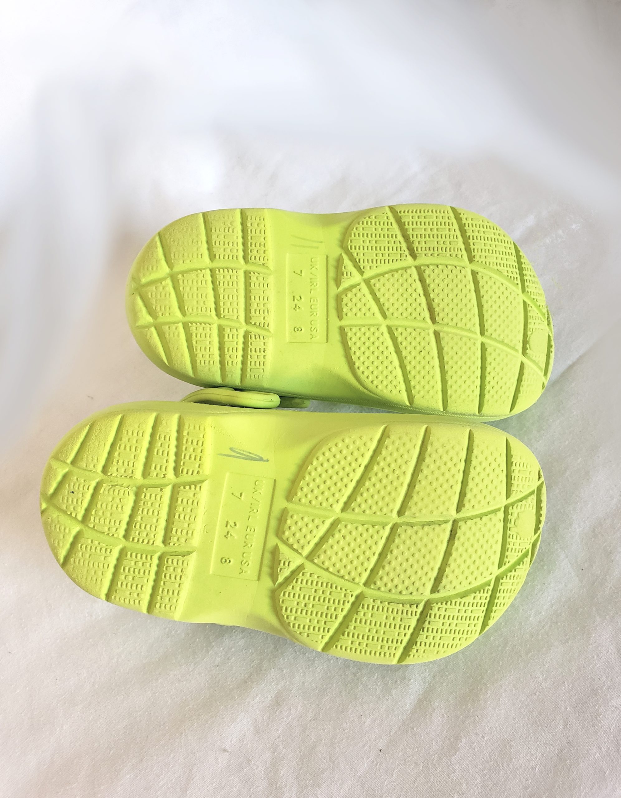 Стильні зелені дитячі сабо - модне літнє взуття розмір 24, елегантний дизайн 7 Стильні зелені дитячі сабо - модне літнє взуття розмір 24, елегантний дизайн - Зображення 7