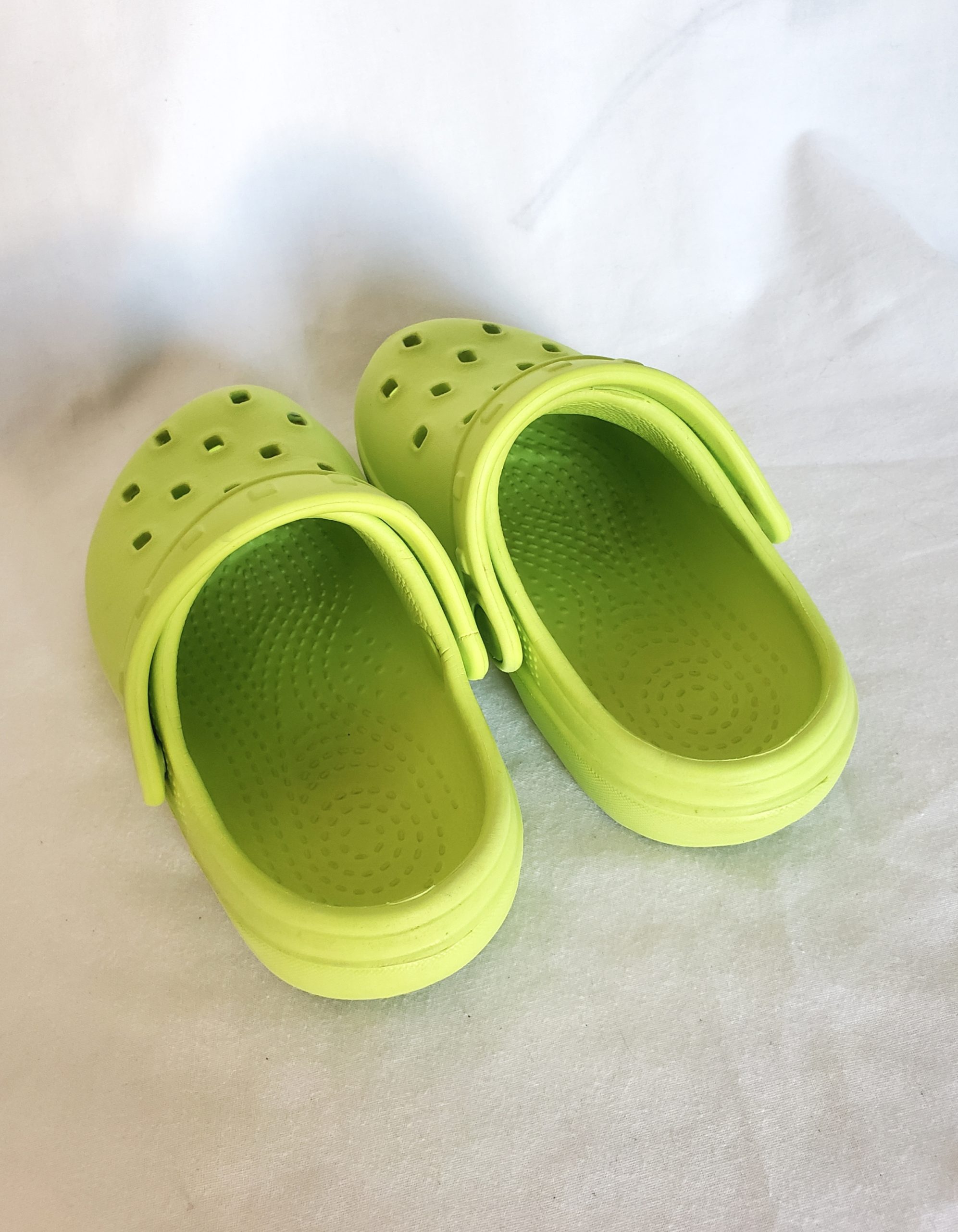 Стильні зелені дитячі сабо - модне літнє взуття розмір 24, елегантний дизайн 5 Стильні зелені дитячі сабо - модне літнє взуття розмір 24, елегантний дизайн - Зображення 5