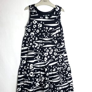 Стильна чорна сукня з принтом для дівчаток 8-9 років - модний тренд дитячої моди