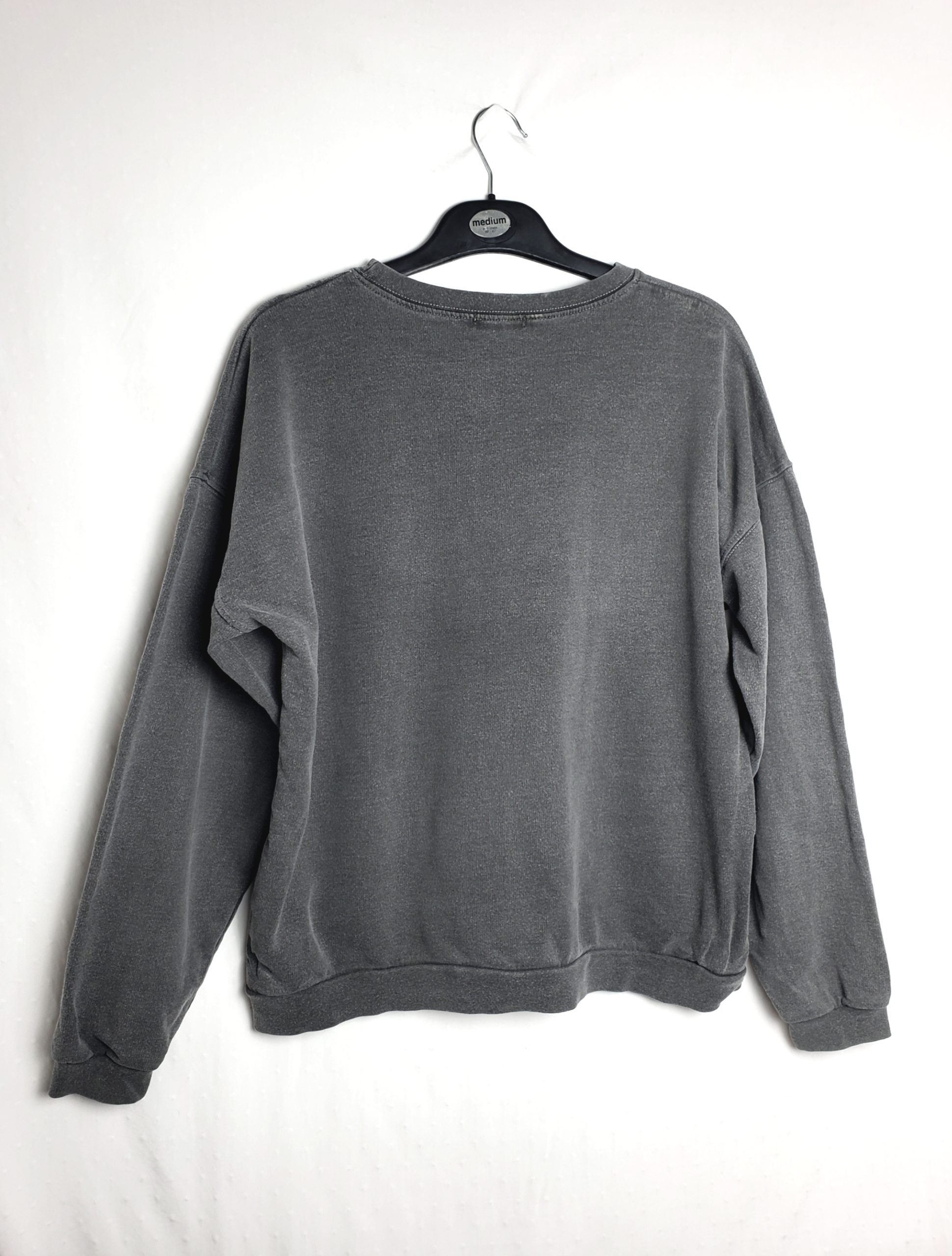 Стильний сірий світшот PrettyLittleThing - елегантний модний одяг у ідеальному стані 2 Стильний сірий світшот PrettyLittleThing - елегантний модний одяг у ідеальному стані - Зображення 2