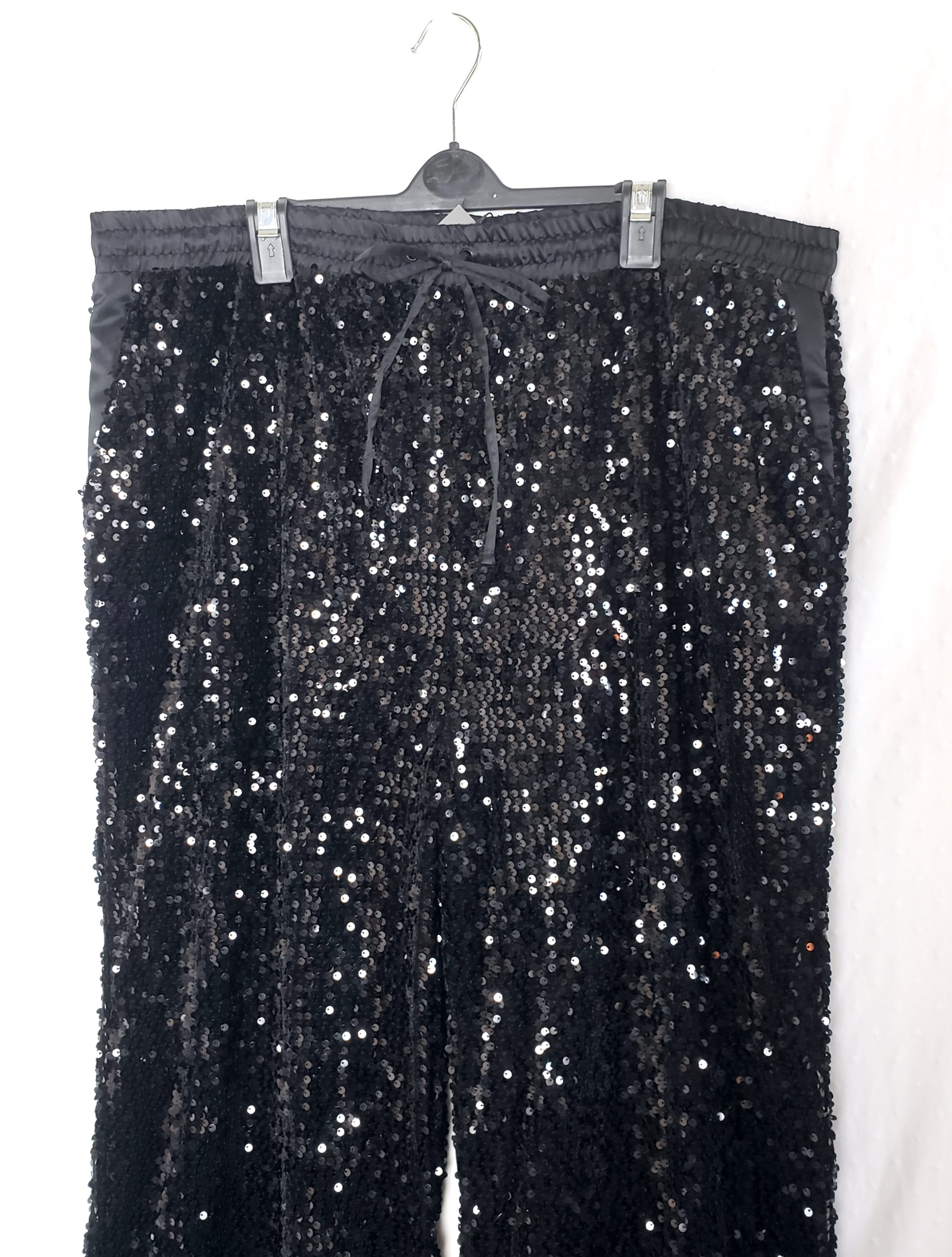 Стильні чорні штани з пайєтками - елегантний блискучий одяг для модних жінок 2 Стильні чорні штани з пайєтками - елегантний блискучий одяг для модних жінок - Зображення 2