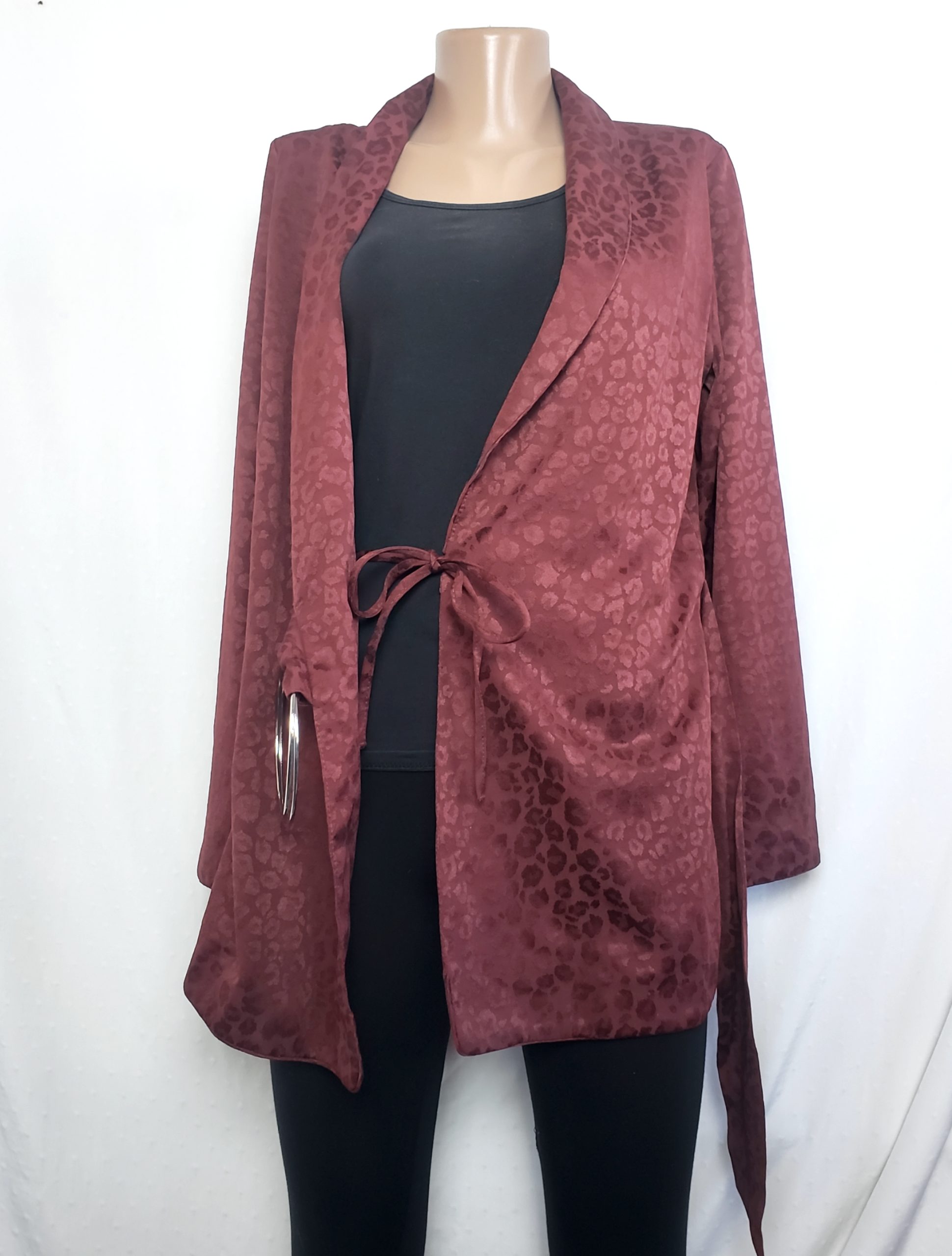 Стильний бордовий кардиган з принтом - елегантна віскозна накидка для модного образу 7 Стильний бордовий кардиган з принтом - елегантна віскозна накидка для модного образу - Зображення 7