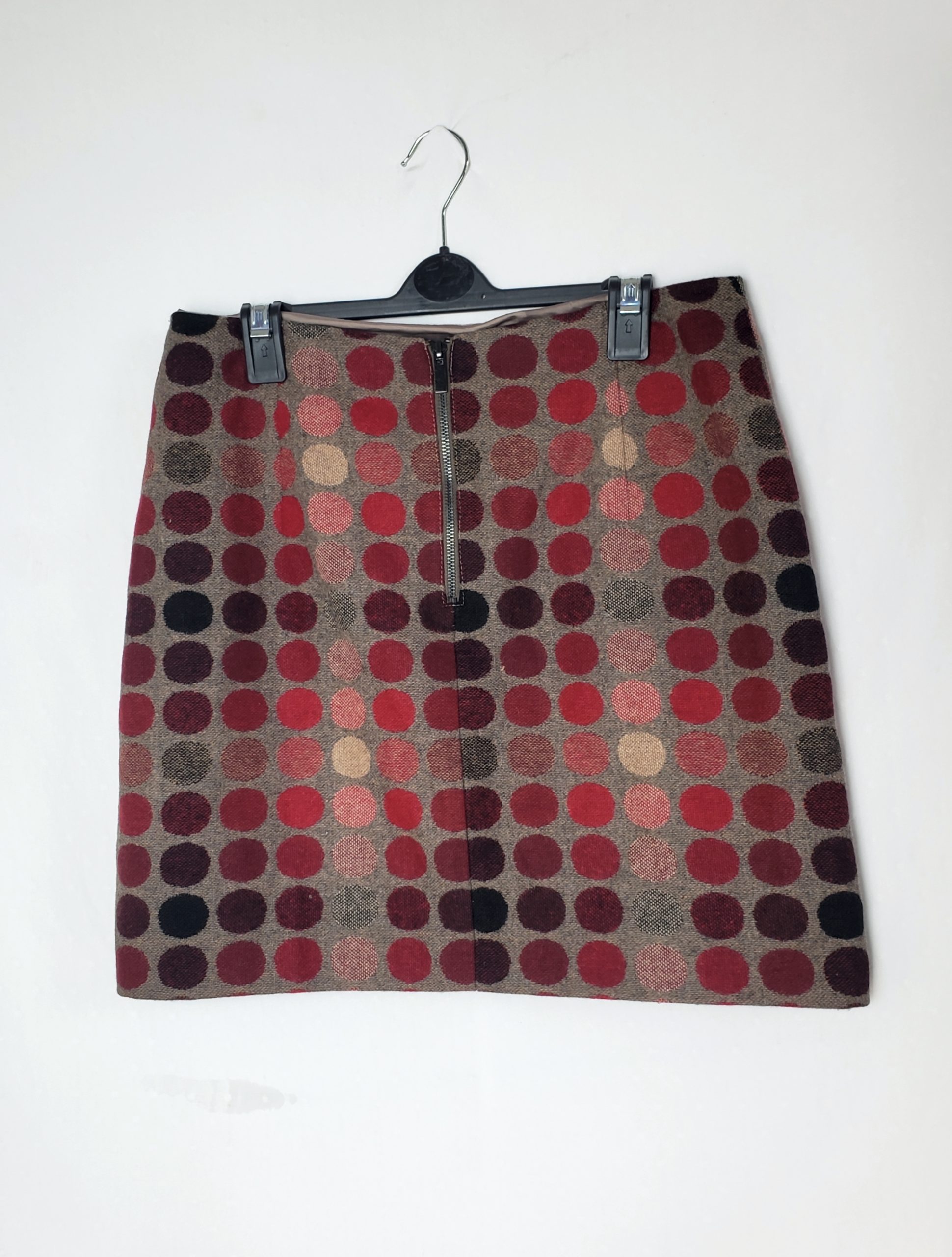 Стильна шерстяна спідниця з принтом - ідеальна для осінньо-зимового гардеробу 2 Стильна шерстяна спідниця з принтом - ідеальна для осінньо-зимового гардеробу - Зображення 2