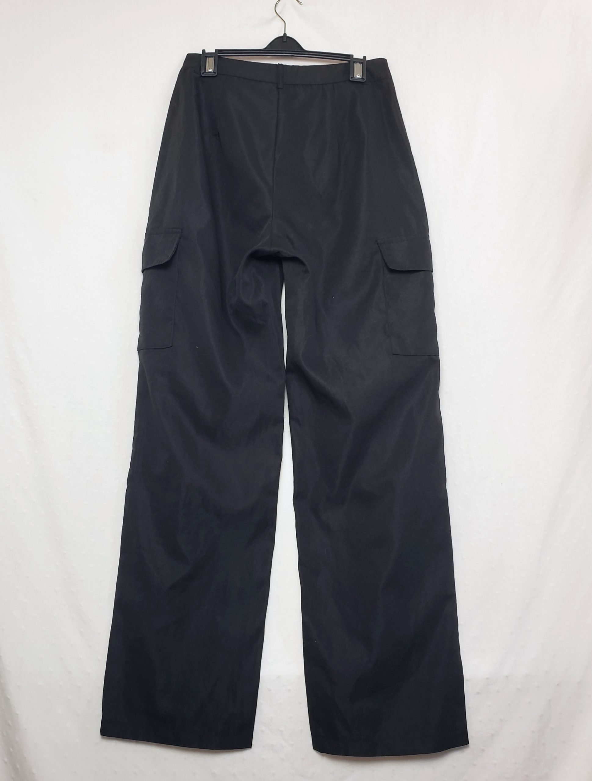 Чорні карго штани SHEIN - стильні брюки для повсякденного носіння та офісу 5 Чорні карго штани SHEIN - стильні брюки для повсякденного носіння та офісу - Зображення 5