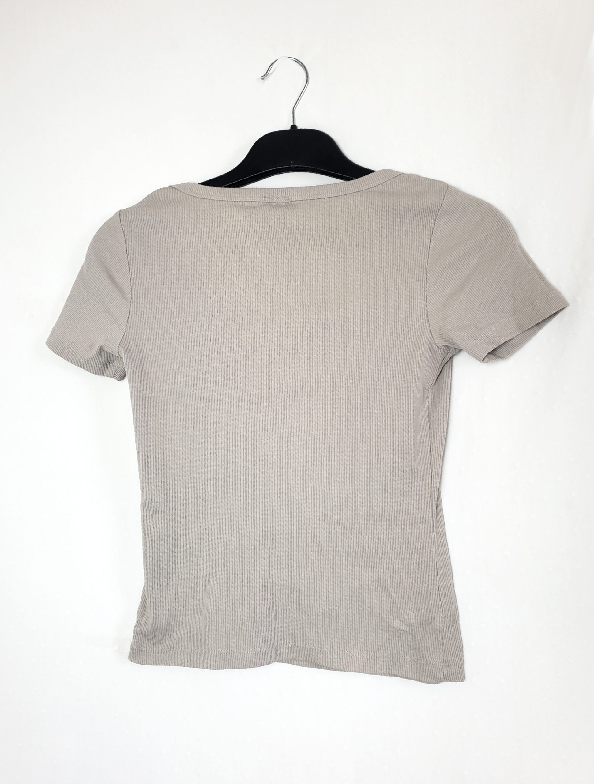 Жіноча бавовняна футболка Beloved Woman - класична футболка з коротким рукавом в ідеальному стані 2 Жіноча бавовняна футболка Beloved Woman - класична футболка з коротким рукавом в ідеальному стані - Зображення 2