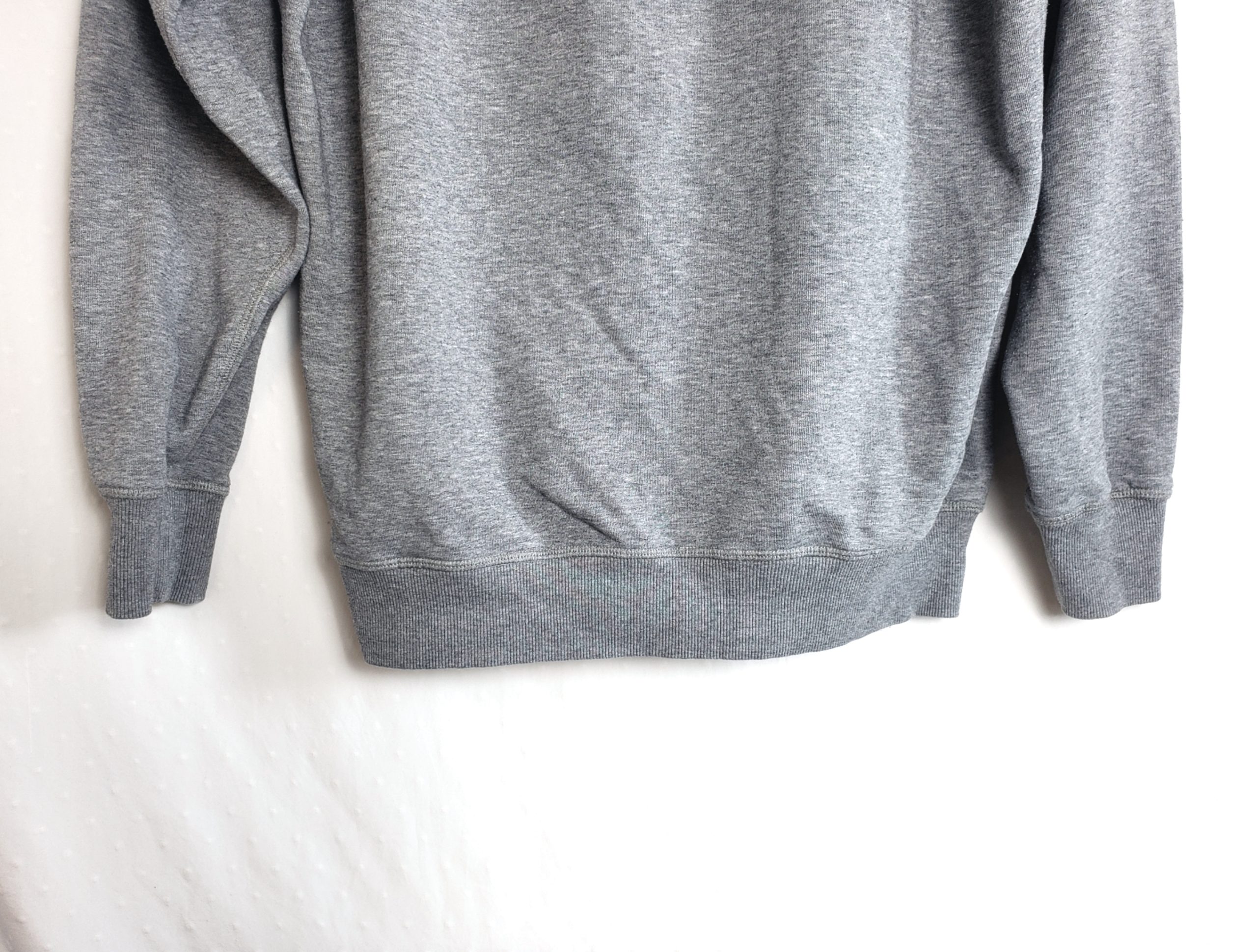 Сірий бавовняний світшот Gymshark з вишивкою - ідеальний для щоденного носіння та спорту 5 Сірий бавовняний світшот Gymshark з вишивкою - ідеальний для щоденного носіння та спорту - Зображення 5