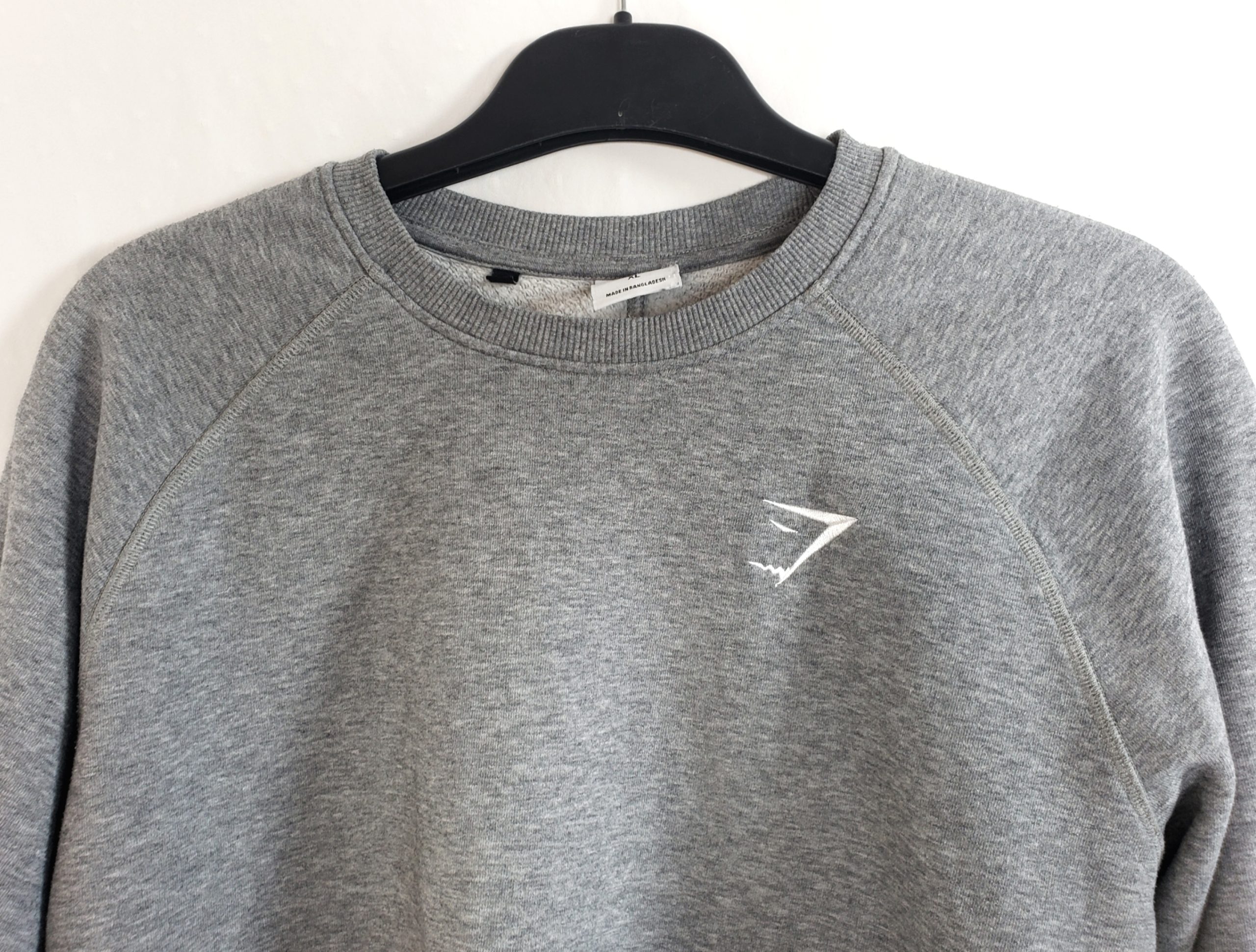 Сірий бавовняний світшот Gymshark з вишивкою - ідеальний для щоденного носіння та спорту 3 Сірий бавовняний світшот Gymshark з вишивкою - ідеальний для щоденного носіння та спорту - Зображення 3