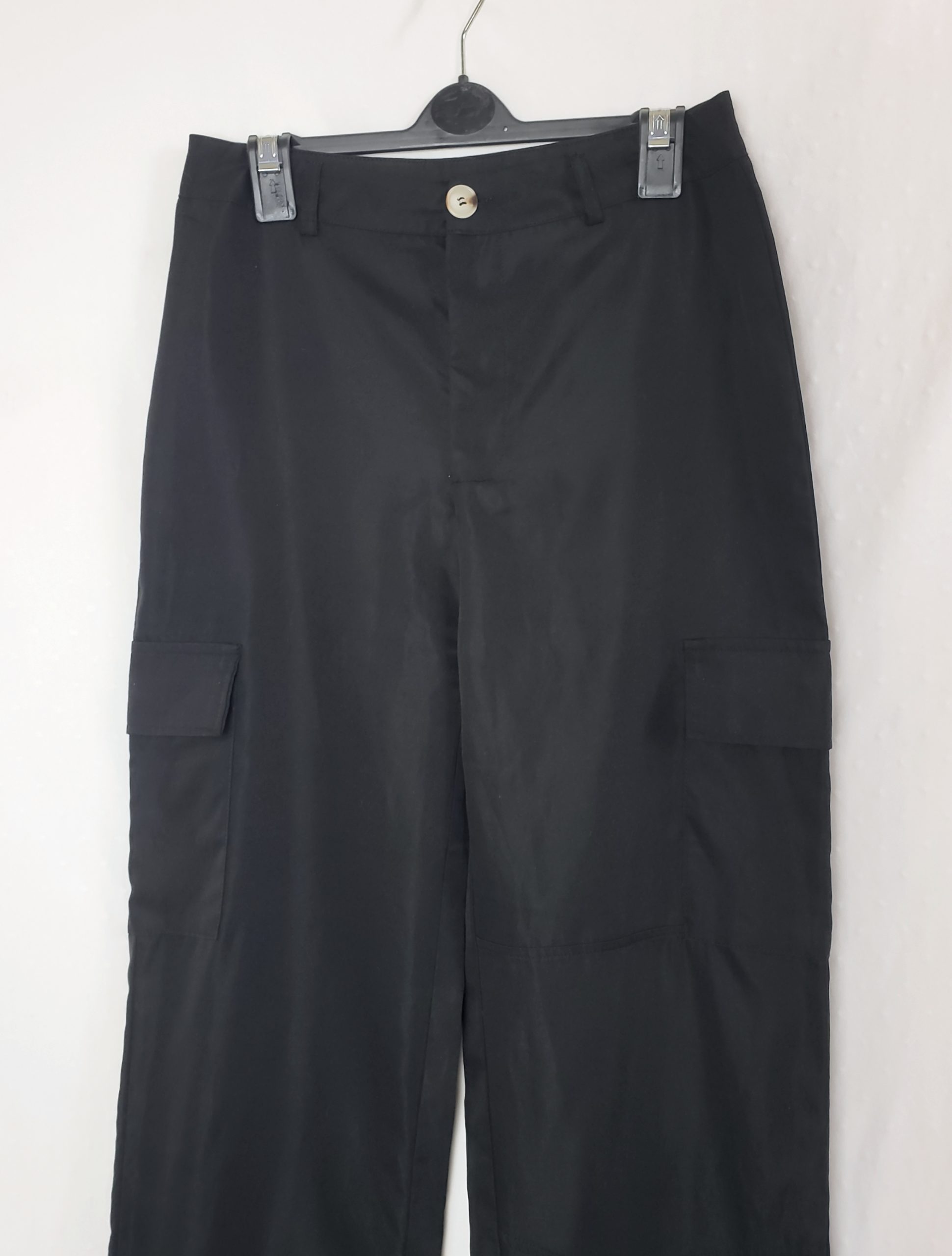 Чорні карго штани SHEIN - стильні брюки для повсякденного носіння та офісу 3 Чорні карго штани SHEIN - стильні брюки для повсякденного носіння та офісу - Зображення 3