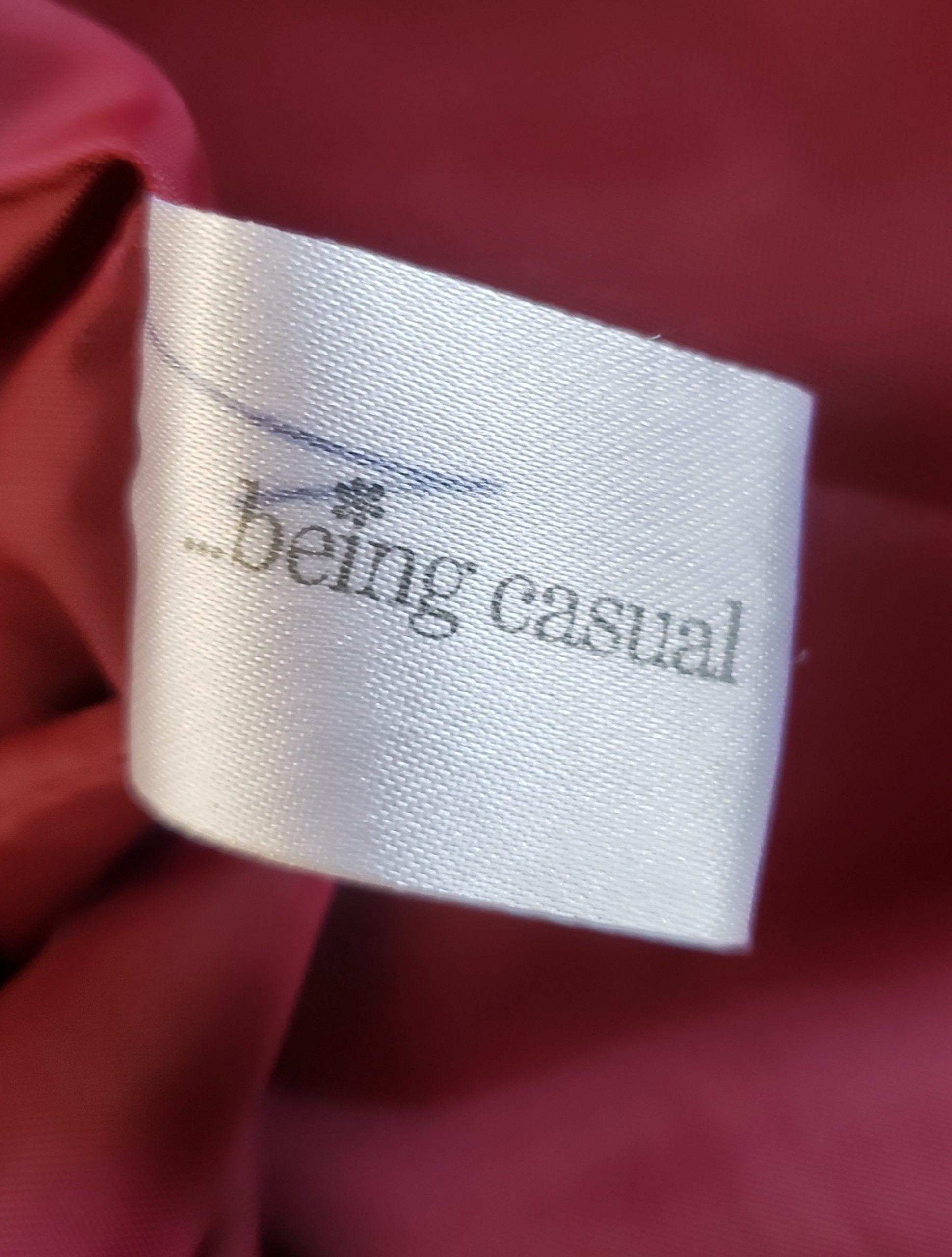 Вітровка червоно-чорна вінтажна - стильний верхній одяг для активного життя та міжсезоння 8 Вітровка червоно-чорна вінтажна - стильний верхній одяг для активного життя та міжсезоння - Зображення 8