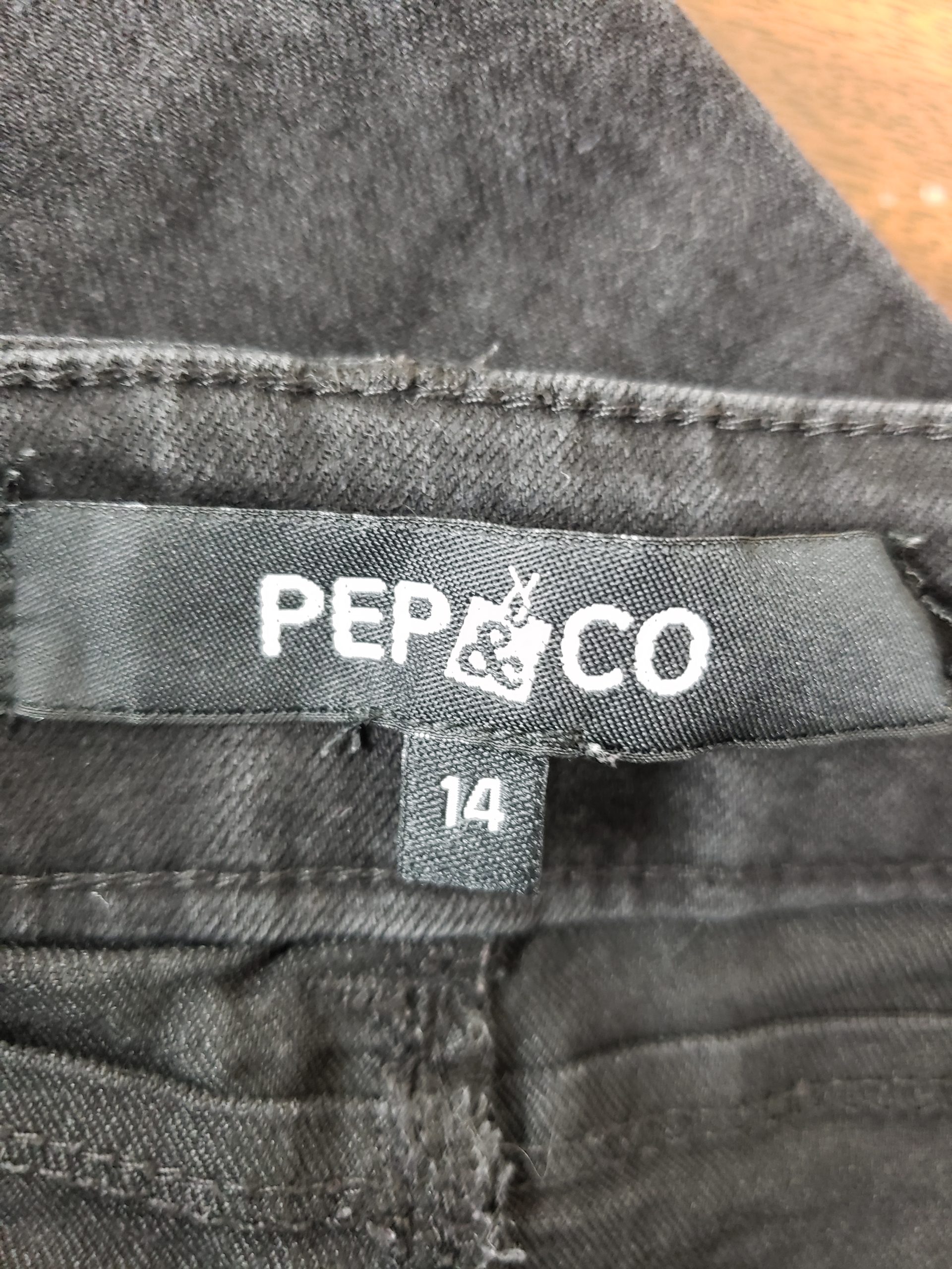 Чорні жіночі джинси PEP&CO з високою талією - вживані джинси в ідеальному стані 5 Чорні жіночі джинси PEP&CO з високою талією - вживані джинси в ідеальному стані - Зображення 5