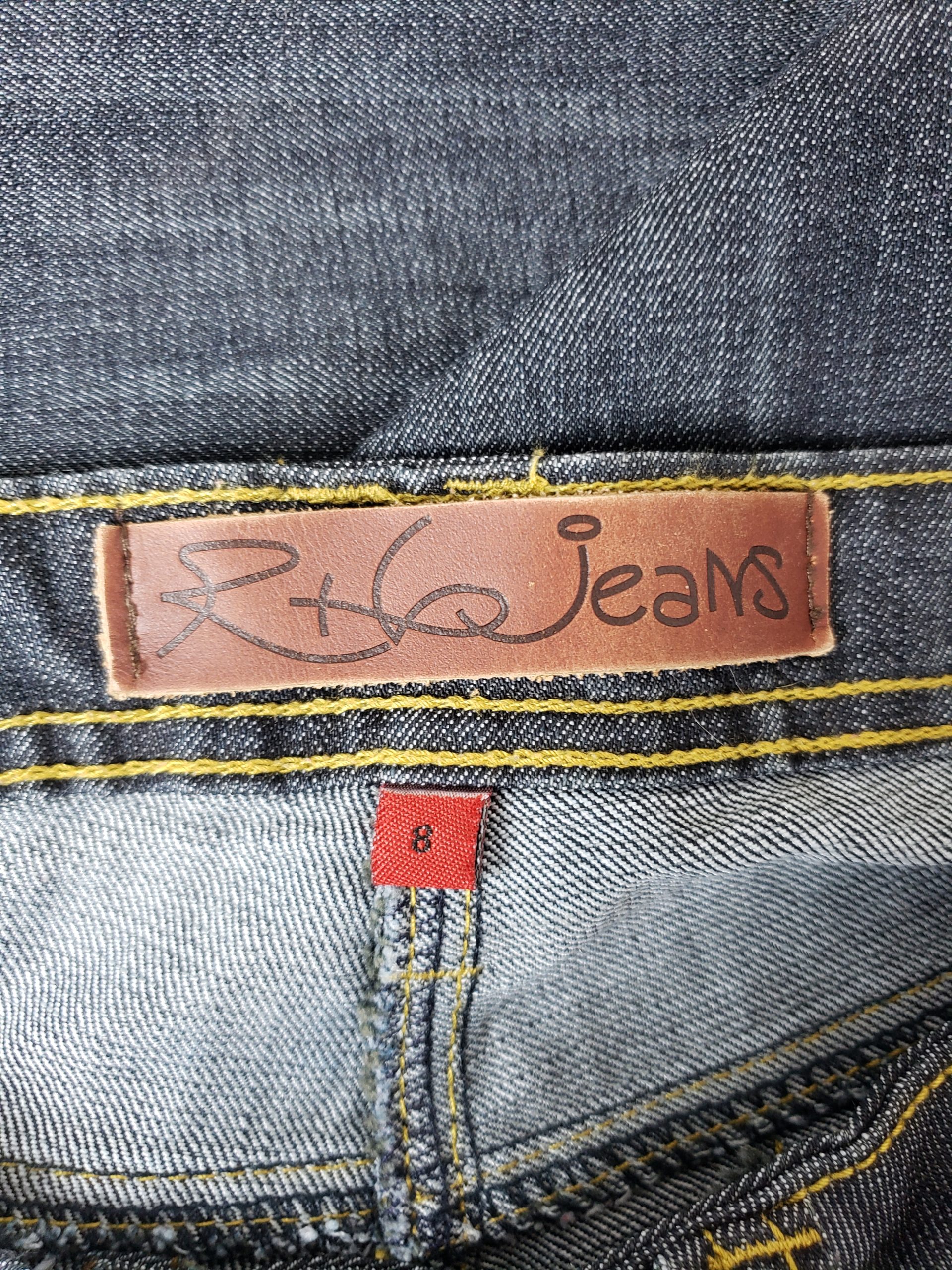 Стильні сині джинси з металевими заклепками - елегантний vintage look для модних жінок 6 Стильні сині джинси з металевими заклепками - елегантний vintage look для модних жінок - Зображення 6