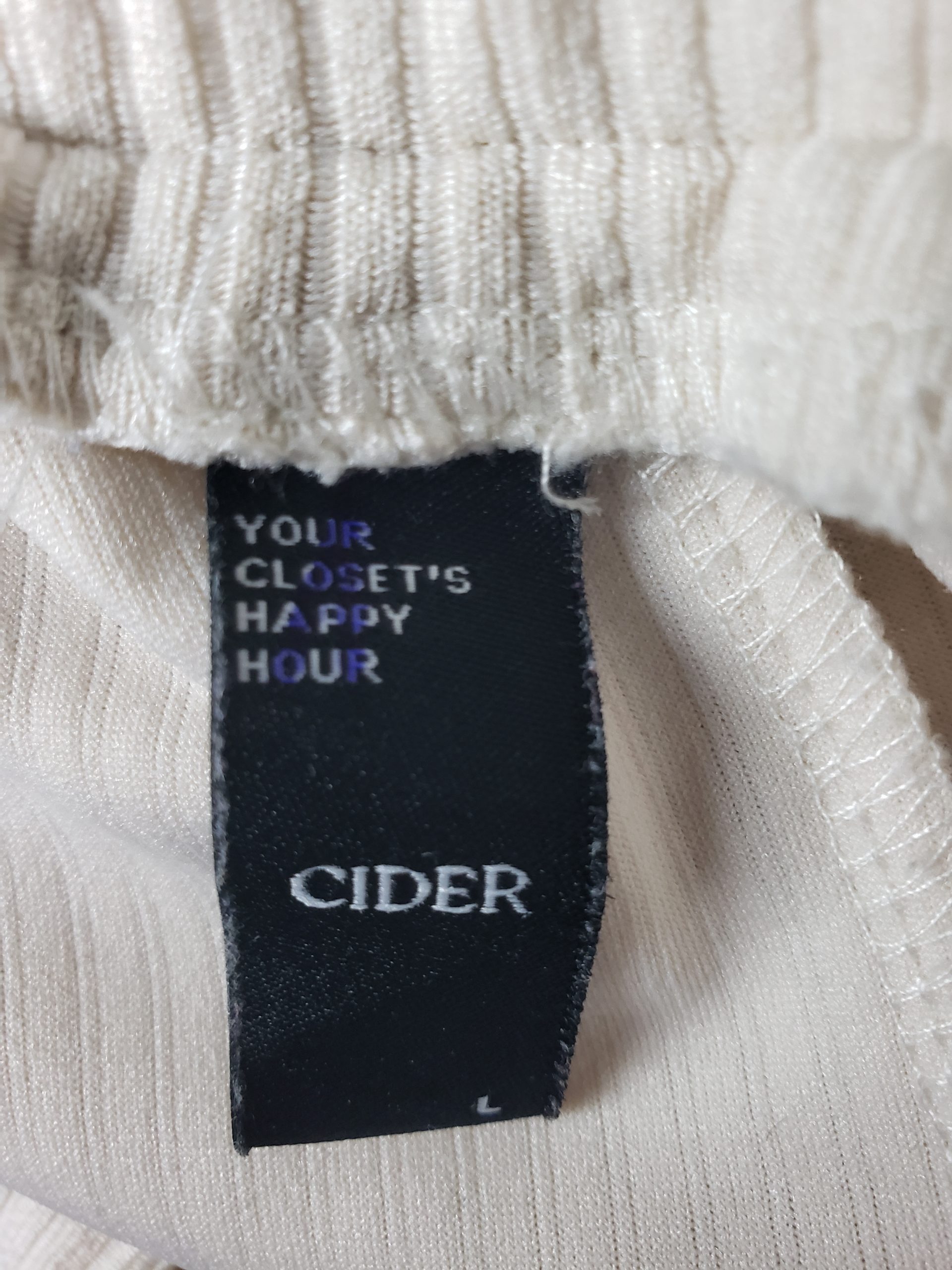 Бежеві широкі штани з поліестеру CIDER - вживаний одяг в ідеальному стані 4 Бежеві широкі штани з поліестеру CIDER - вживаний одяг в ідеальному стані - Зображення 4