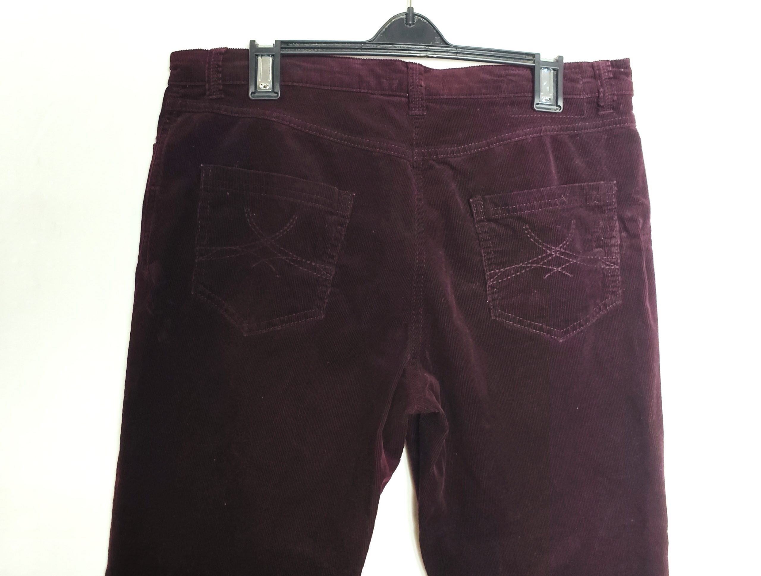 Стильні бордові штани M&S - елегантний вельвет для модного образу 4 Стильні бордові штани M&S - елегантний вельвет для модного образу - Зображення 4