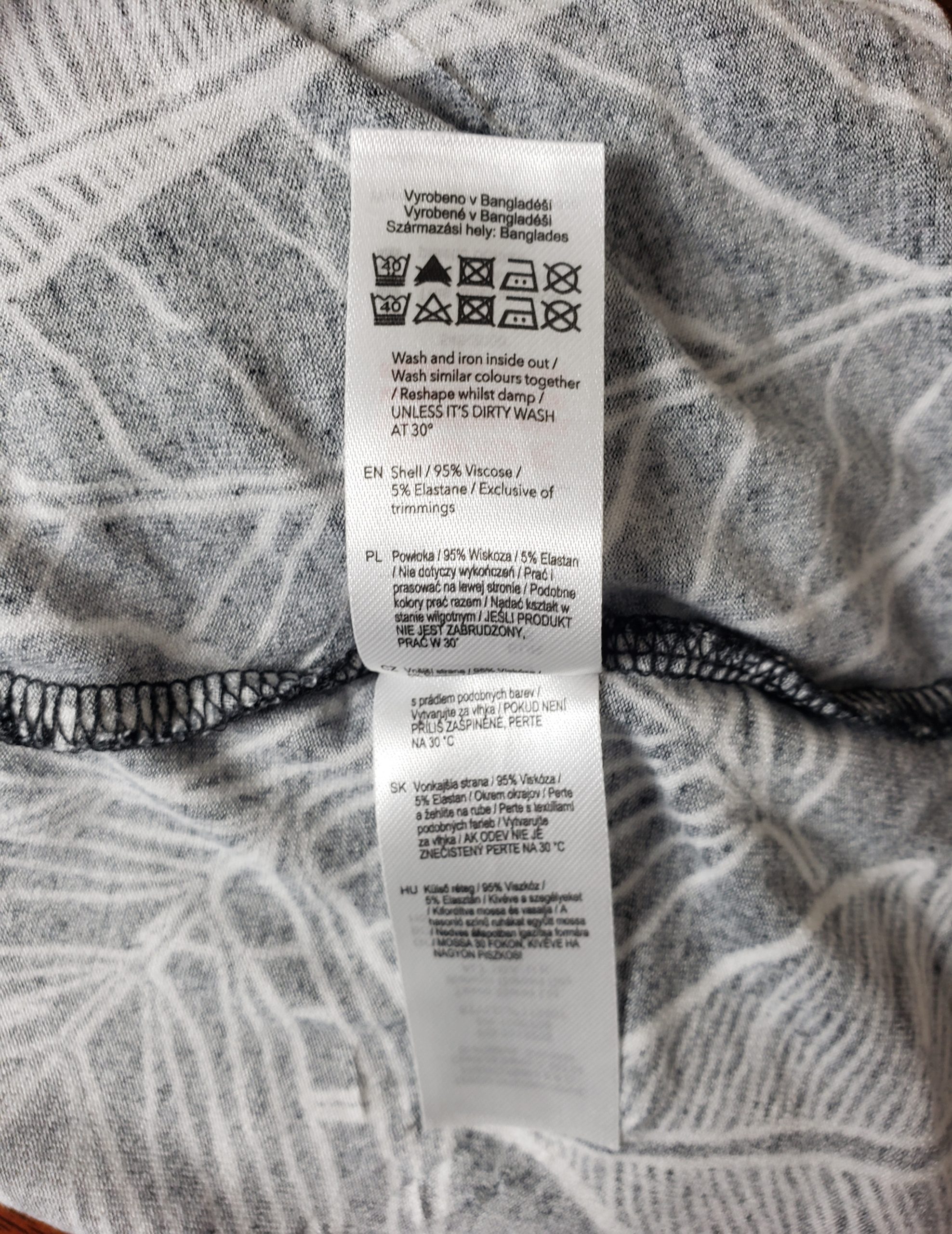 Стильний чорний топ з тропічним принтом - елегантна віскозна блуза F&F у ідеальному стані 8 Стильний чорний топ з тропічним принтом - елегантна віскозна блуза F&F у ідеальному стані - Зображення 8